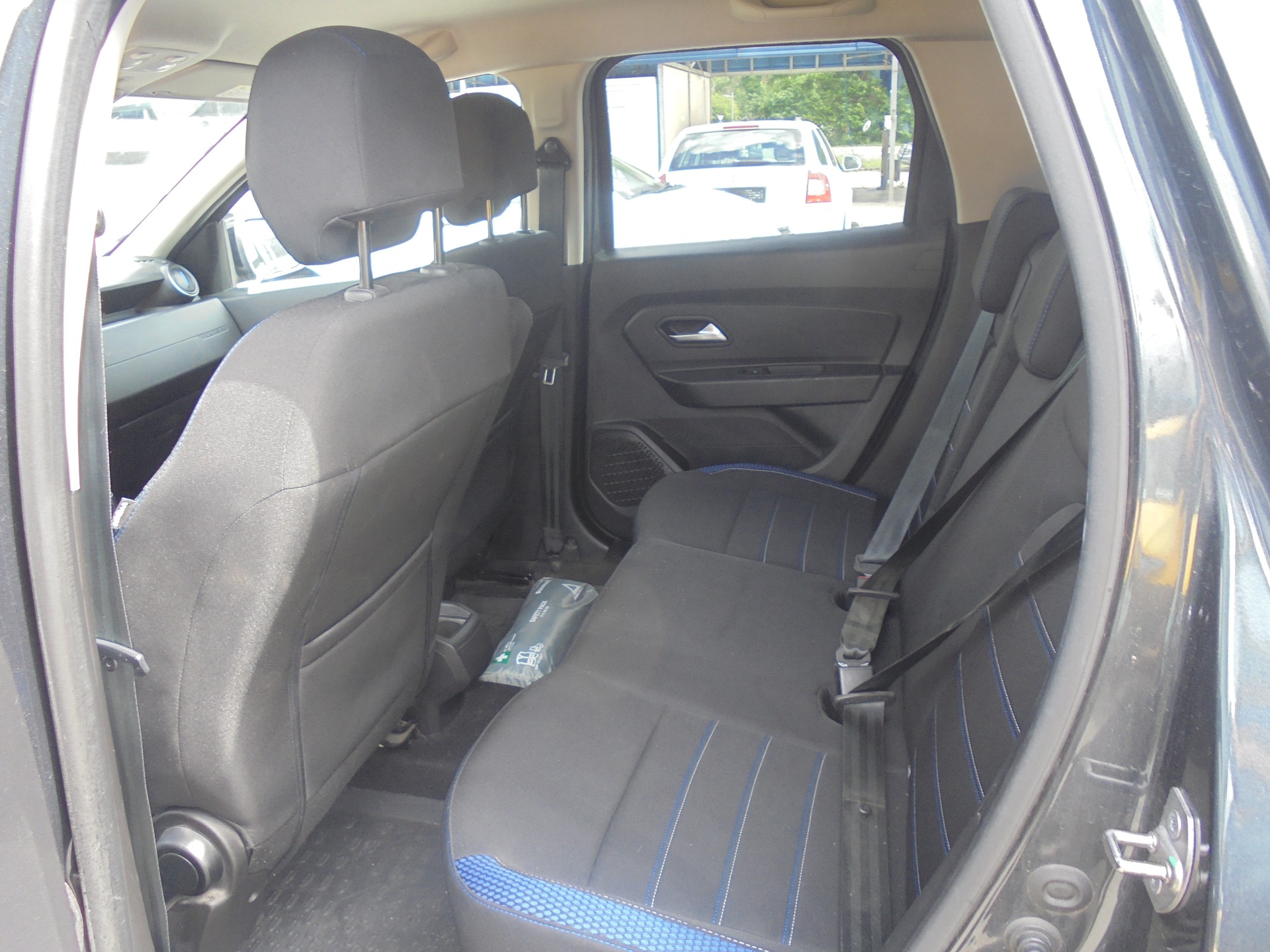 DACIA Duster TCe 150 Celebration 4x4-image-7