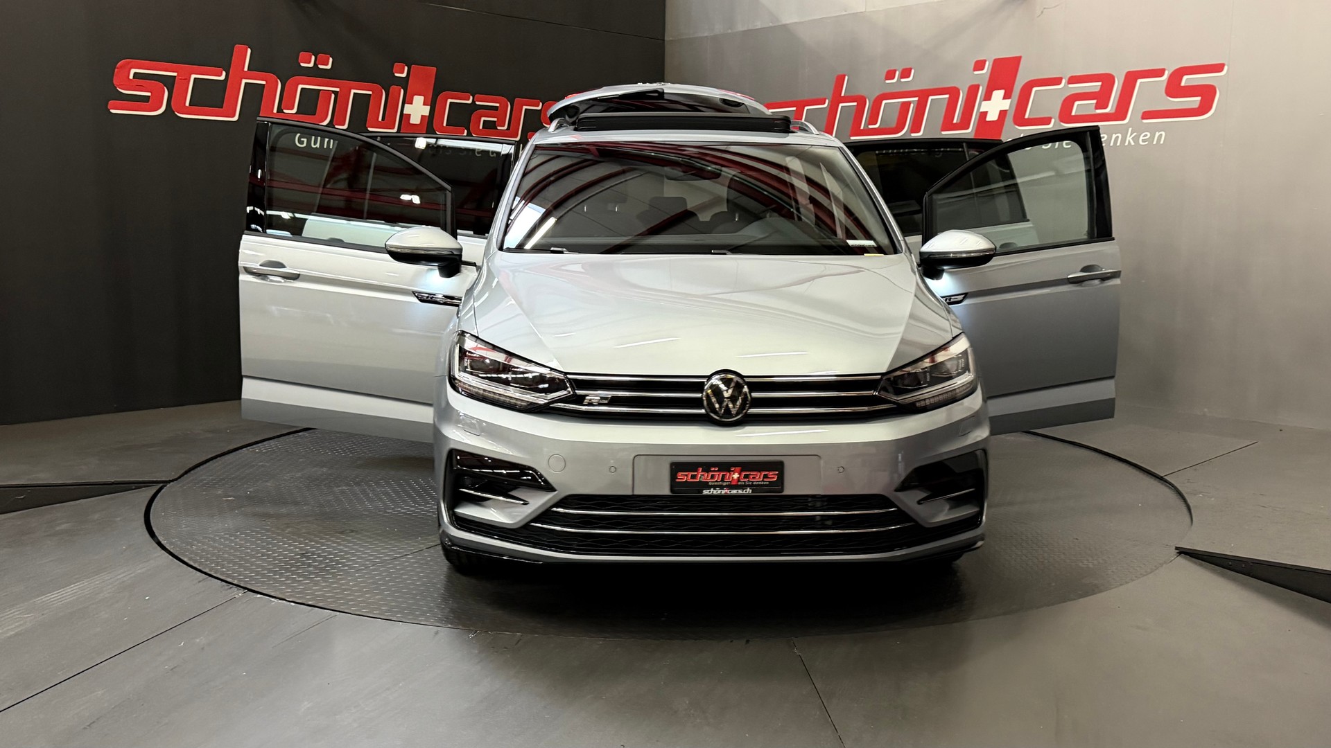 VW Touran 1.5 TSI EVO R-Line DSG Panorama-image-10