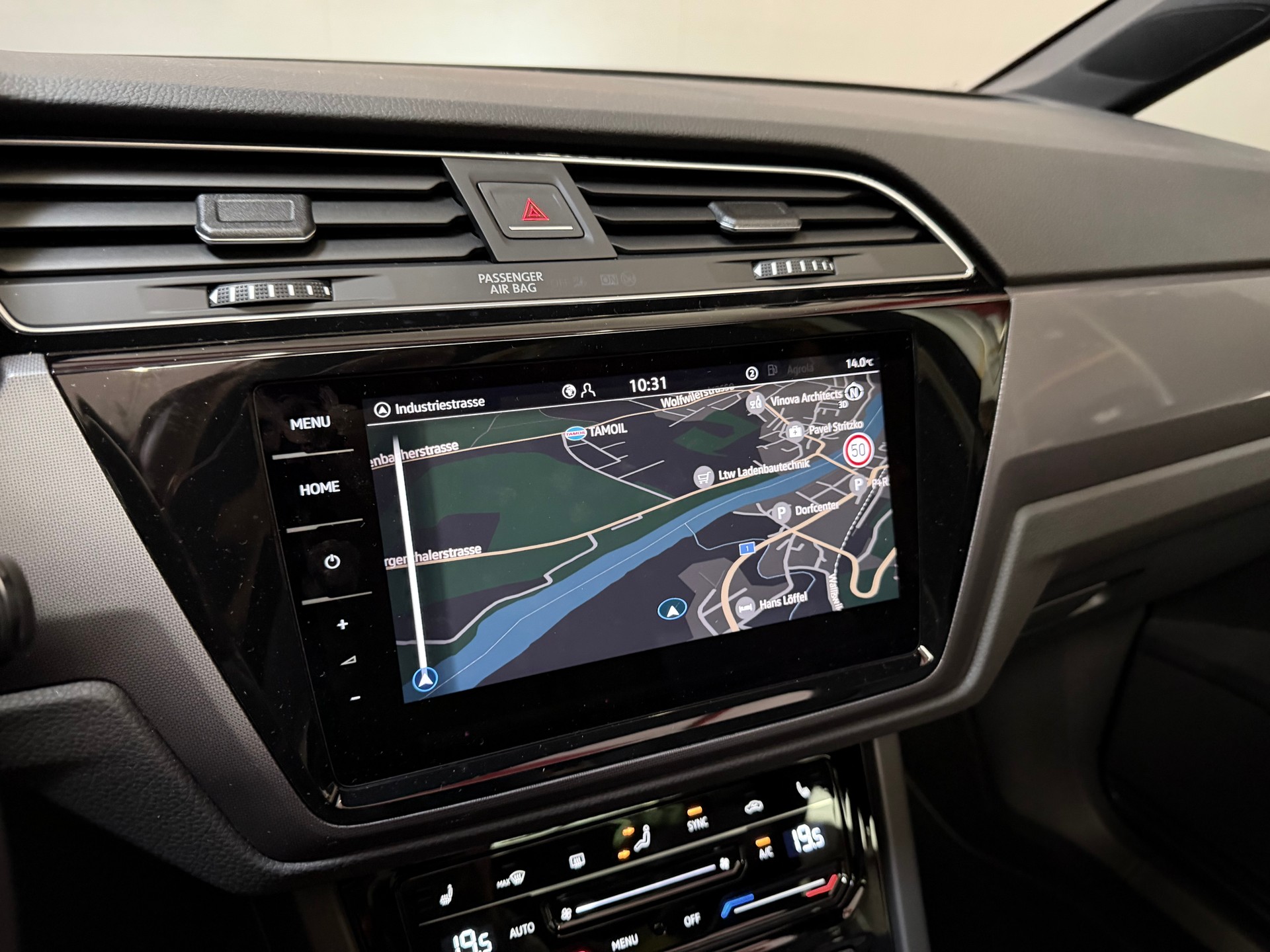 VW Touran 1.5 TSI EVO R-Line DSG Panorama-image-23