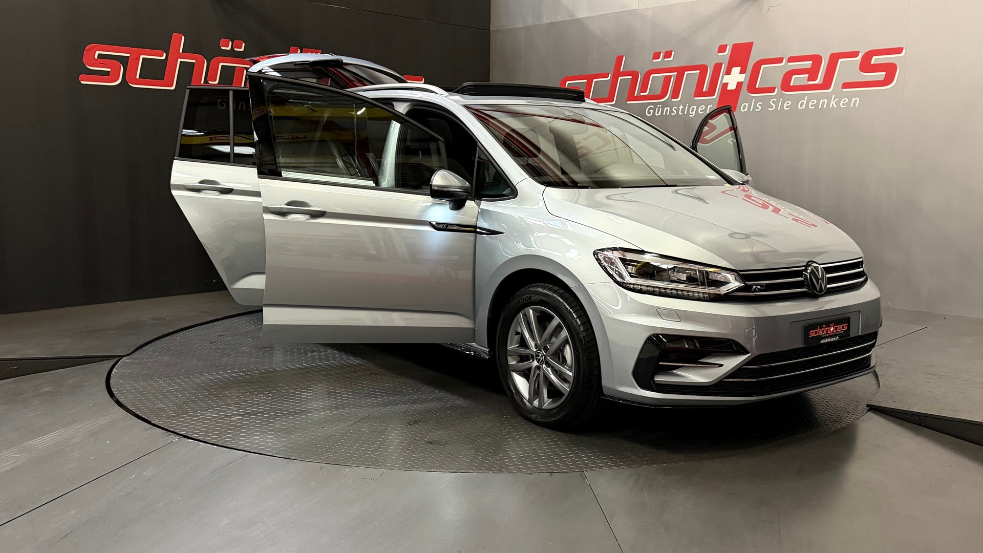 VW Touran 1.5 TSI EVO R-Line DSG Panorama-image-9