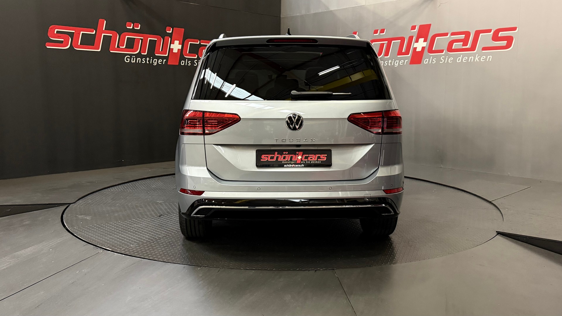 VW Touran 1.5 TSI EVO R-Line DSG Panorama-image-5