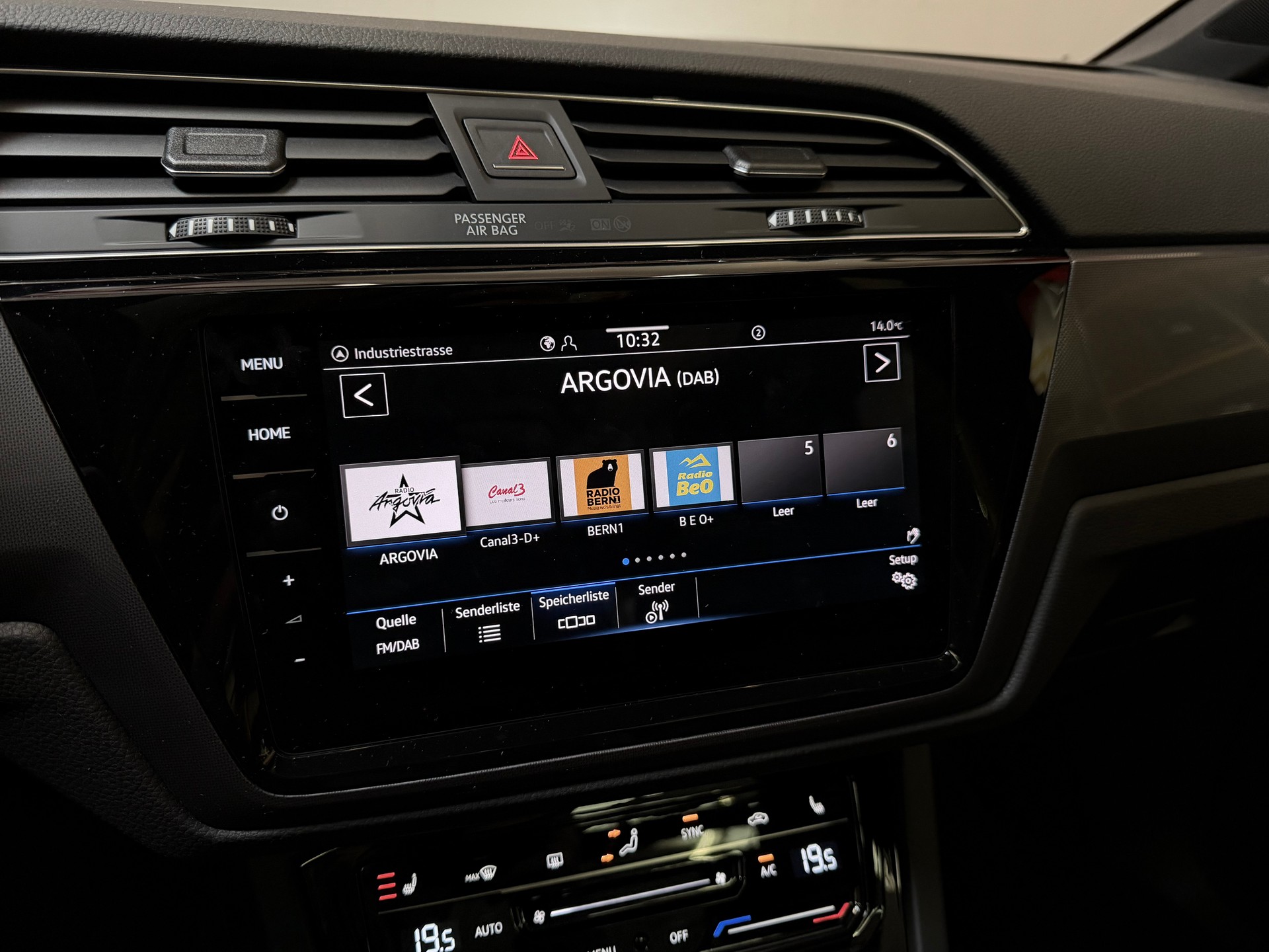 VW Touran 1.5 TSI EVO R-Line DSG Panorama-image-28