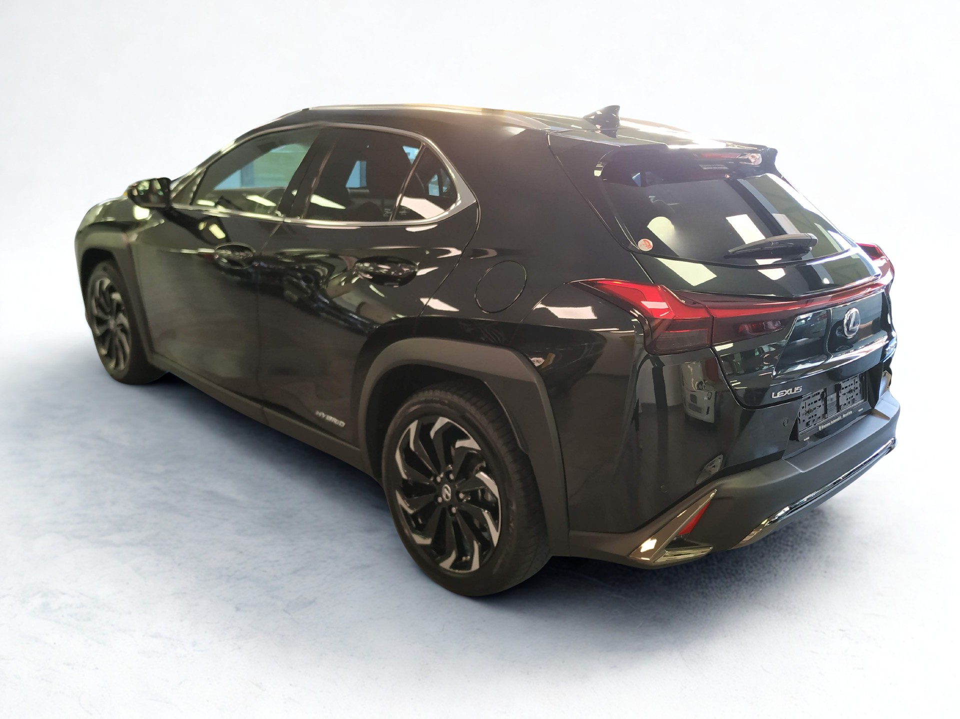 LEXUS UX 250h F Sport AWD Automatic-image-2