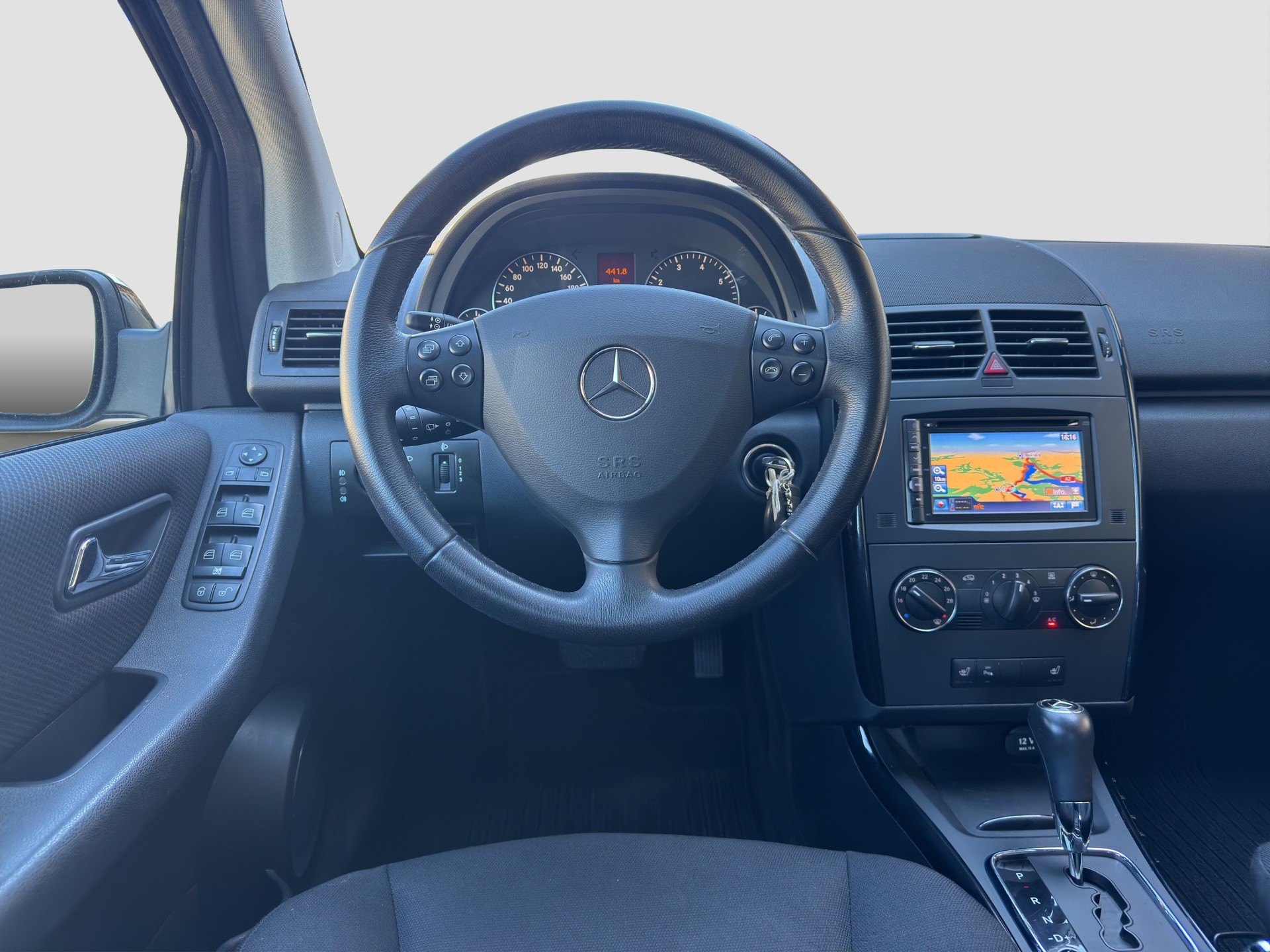 MERCEDES-BENZ A 160 Leader Autotronic-image-6
