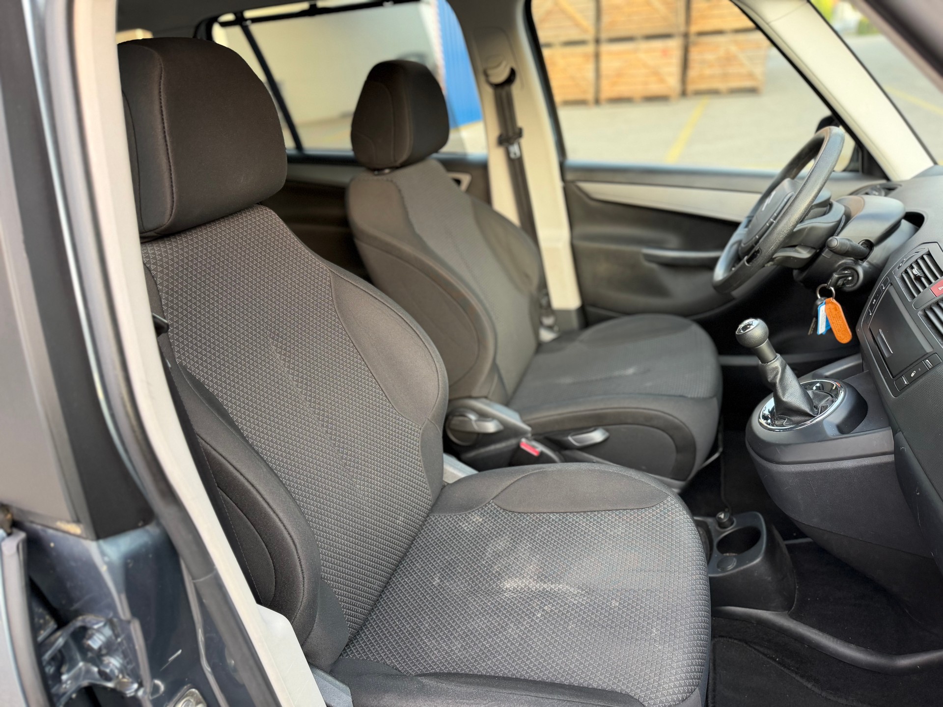 CITROEN Grand C4 Picasso 1.6i 16V Attraction-image-8