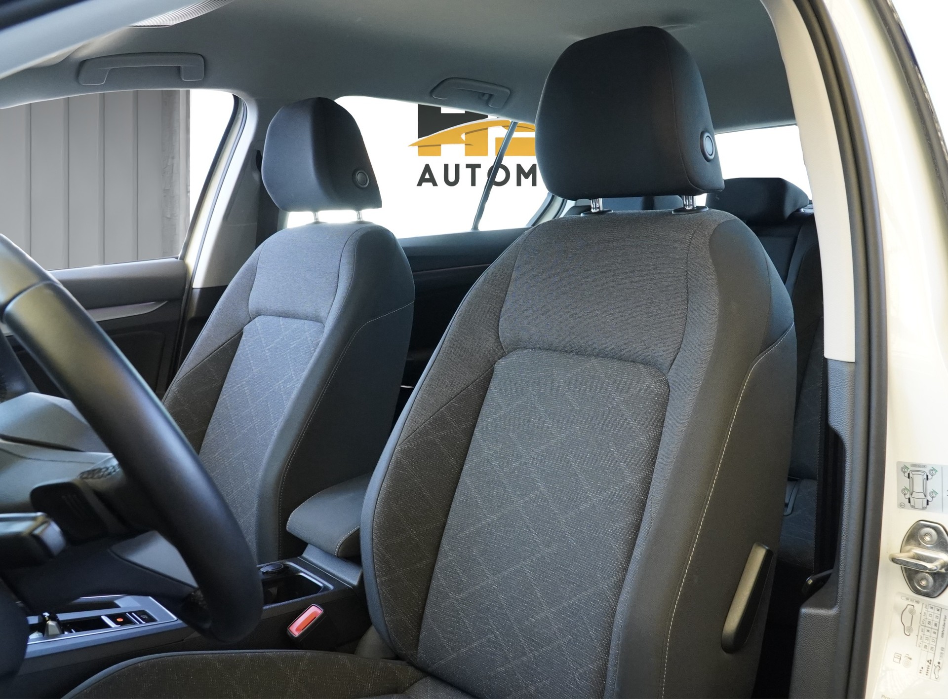 VW Golf 1.5 e TSI ACT Selection DSG *CH Fahrzeug*-image-10