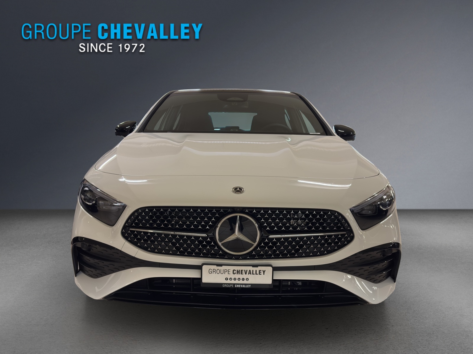 MERCEDES-BENZ A 250 e EQ Star-showroom-element-3