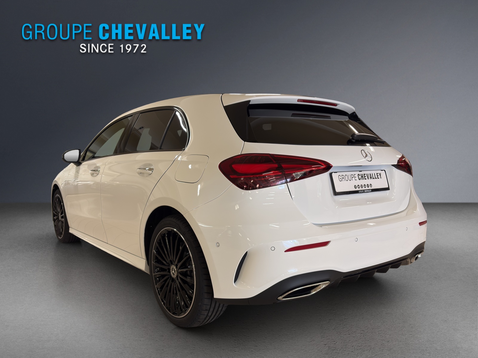 MERCEDES-BENZ A 250 e EQ Star-showroom-element-2