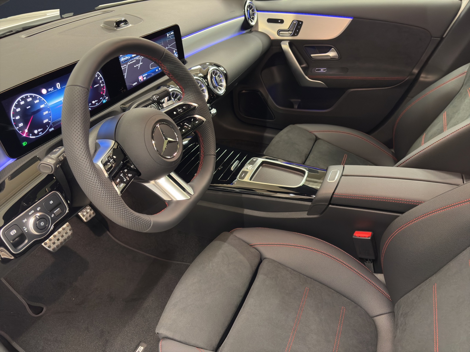 MERCEDES-BENZ A 250 e EQ Star-image-8