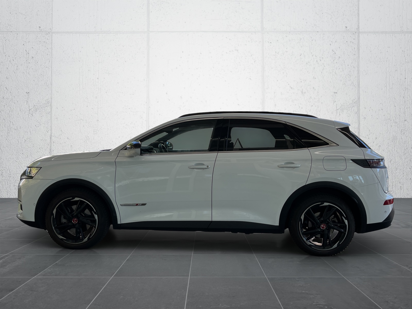 DS AUTOMOBILES DS 7 Crossback E-Tense 300 Performance Line-image-1