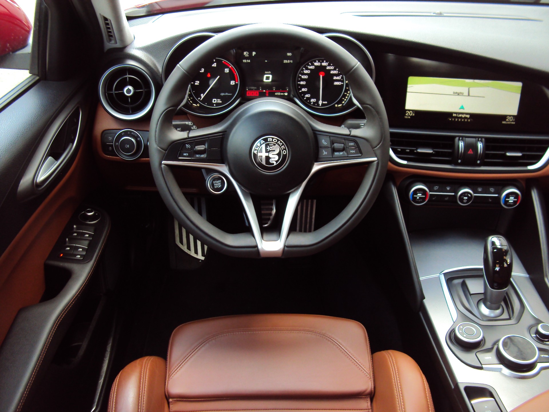 ALFA ROMEO Giulia 2.2 JTDM Veloce Q4 Automatic-image-8