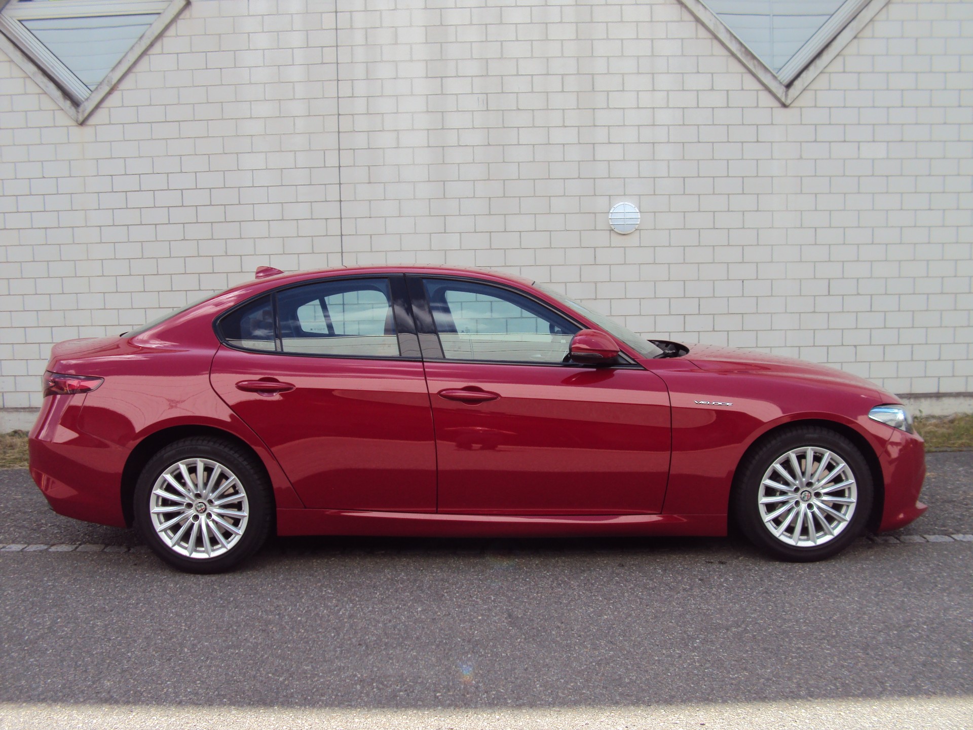 ALFA ROMEO Giulia 2.2 JTDM Veloce Q4 Automatic-image-6