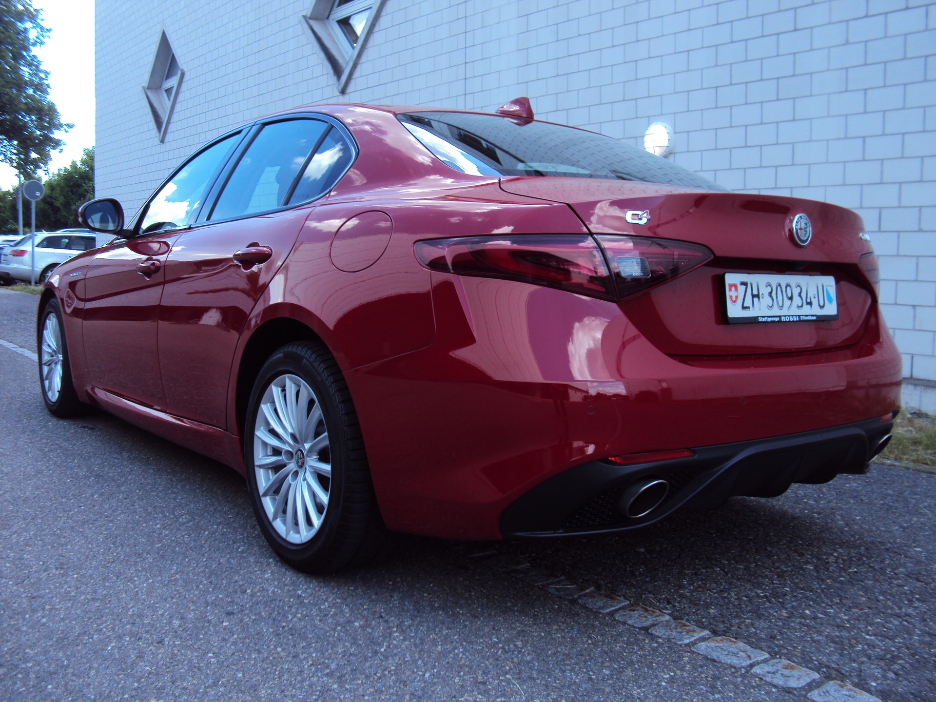 ALFA ROMEO Giulia 2.2 JTDM Veloce Q4 Automatic-image-4