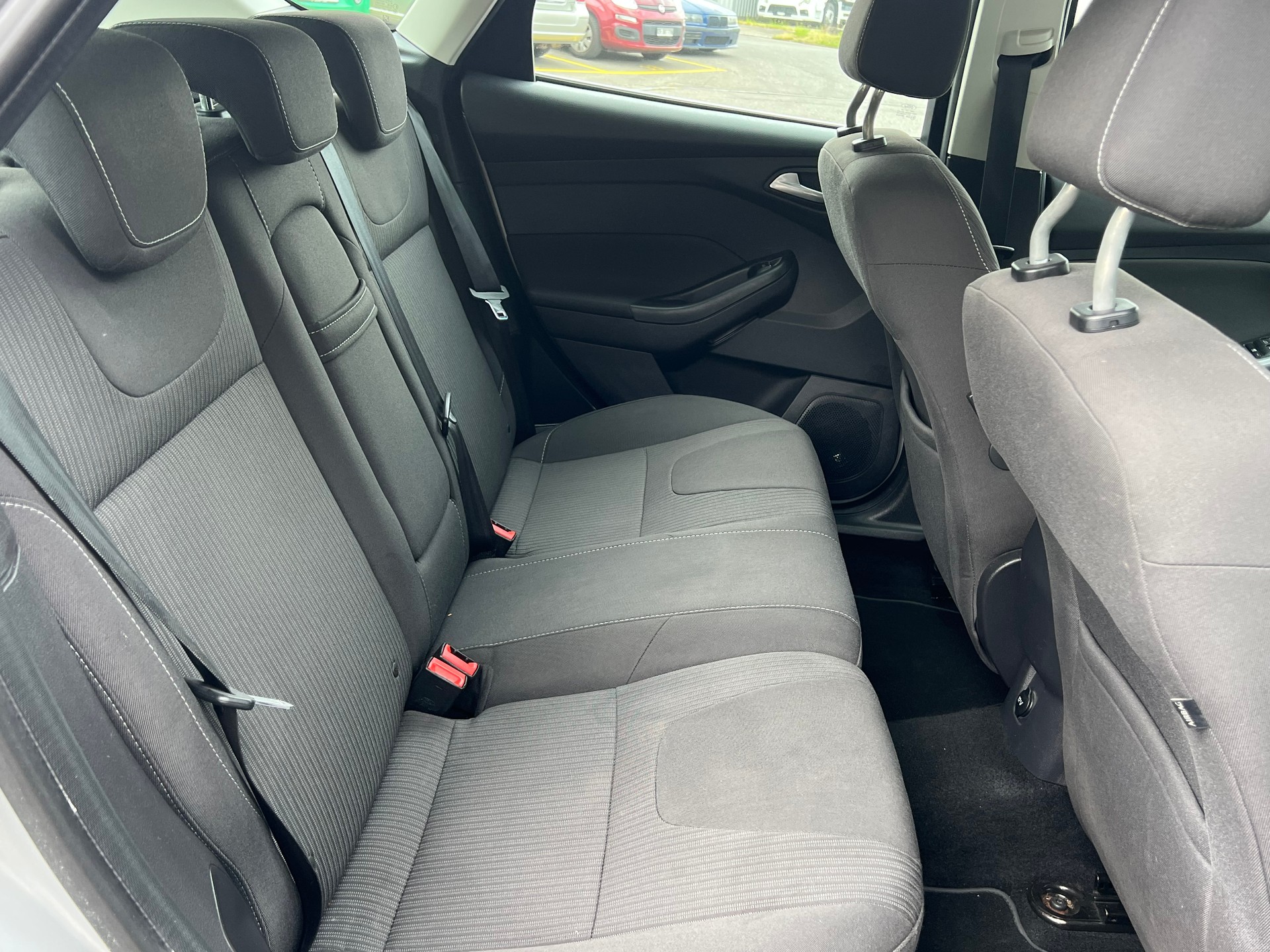 FORD Focus 1.6i VCT Titanium PowerShift-image-11