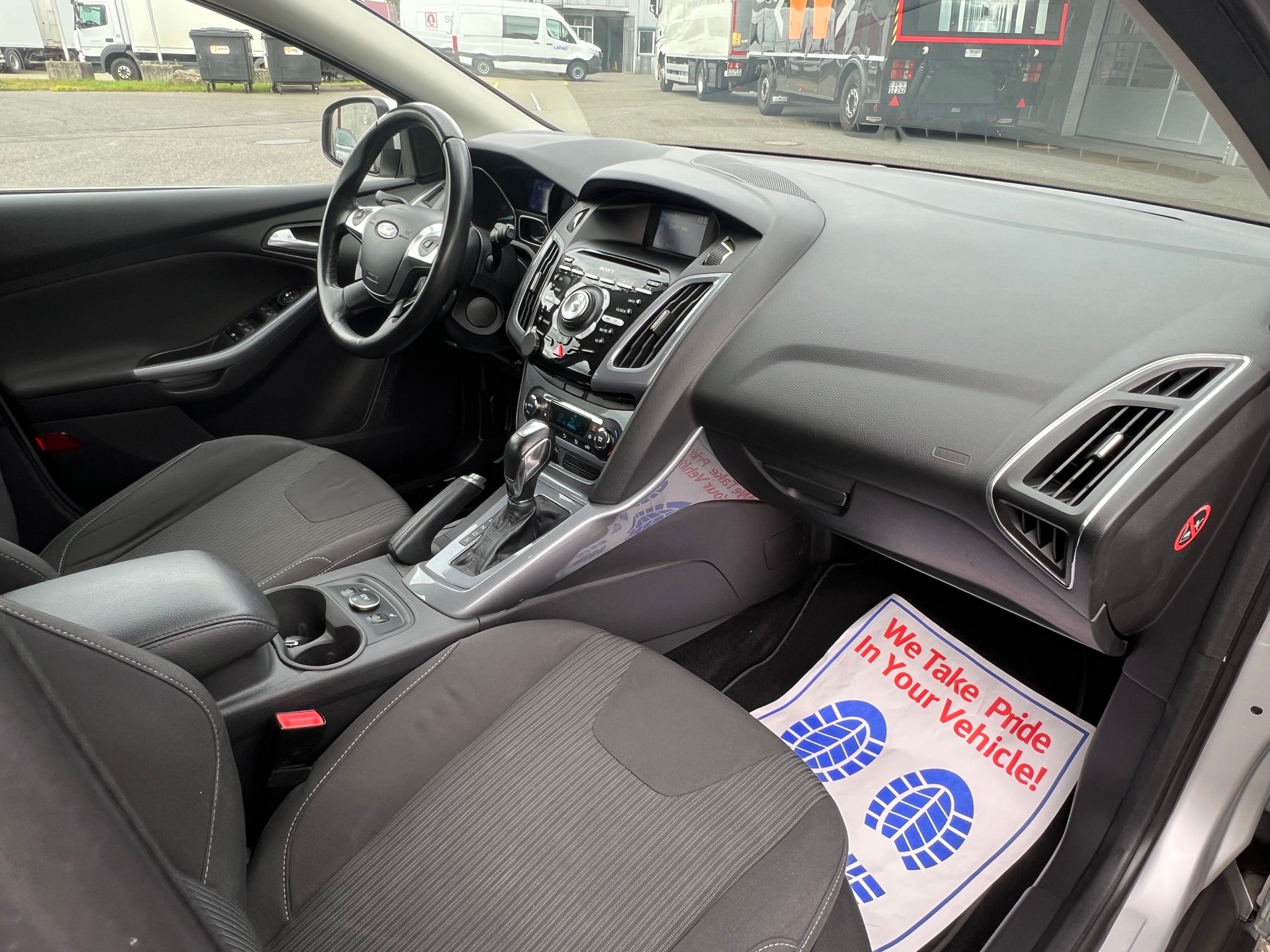 FORD Focus 1.6i VCT Titanium PowerShift-image-9