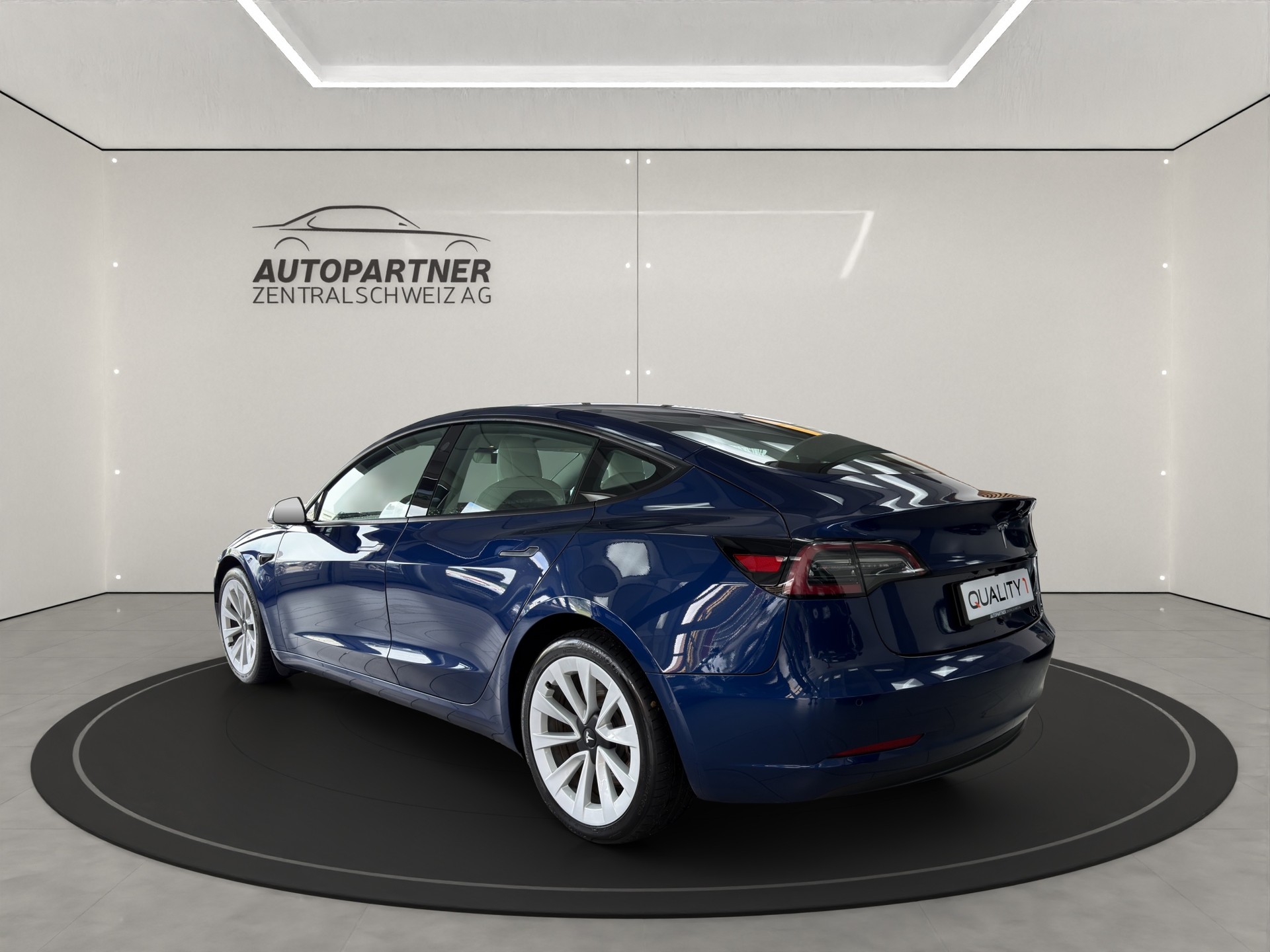 TESLA Model 3 Long Range Dual Motor AWD-image-2