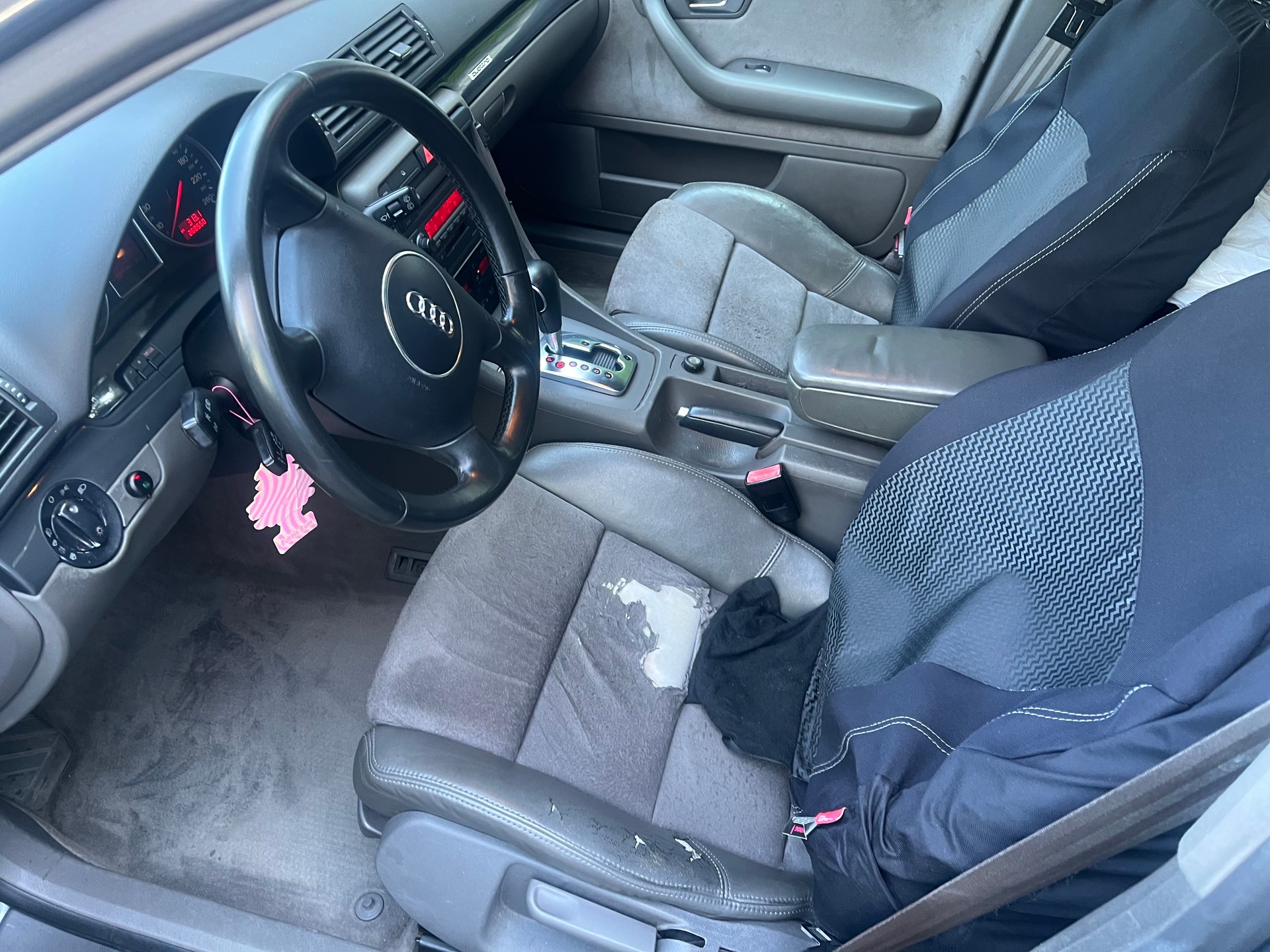 AUDI A4 Avant 2.5 TDI quattro-image-9