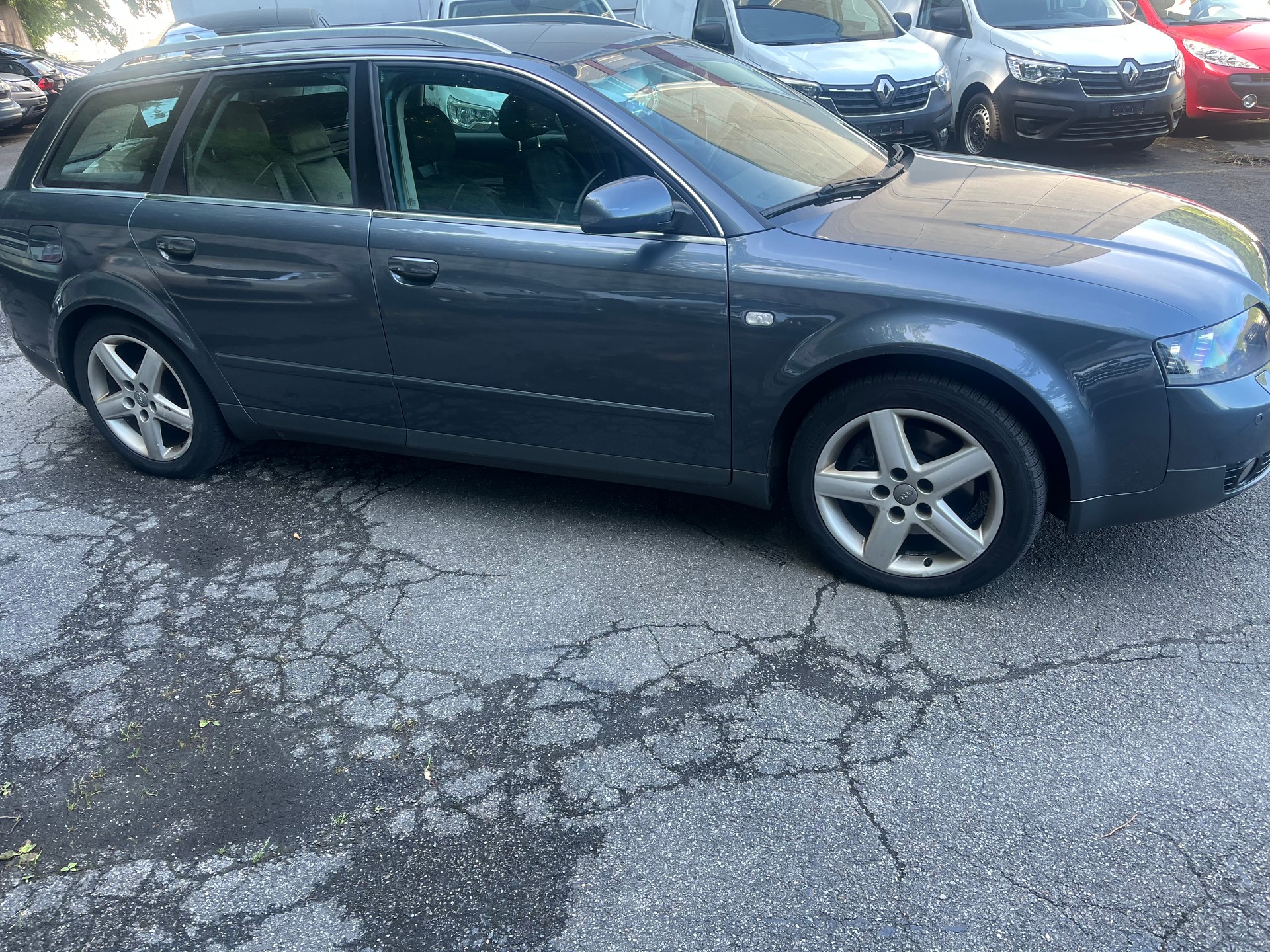AUDI A4 Avant 2.5 TDI quattro-image-1