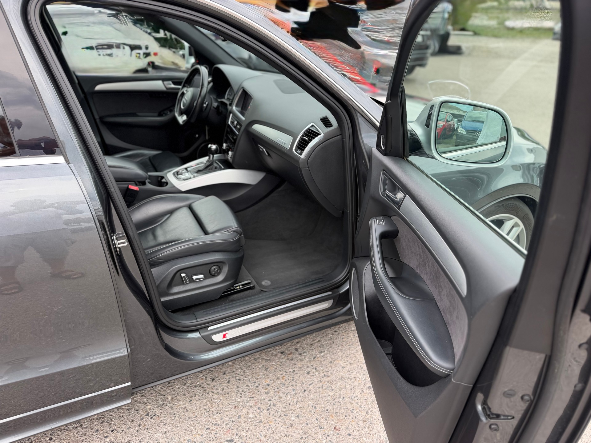 AUDI SQ5 3.0 TDI quattro tiptronic-image-12