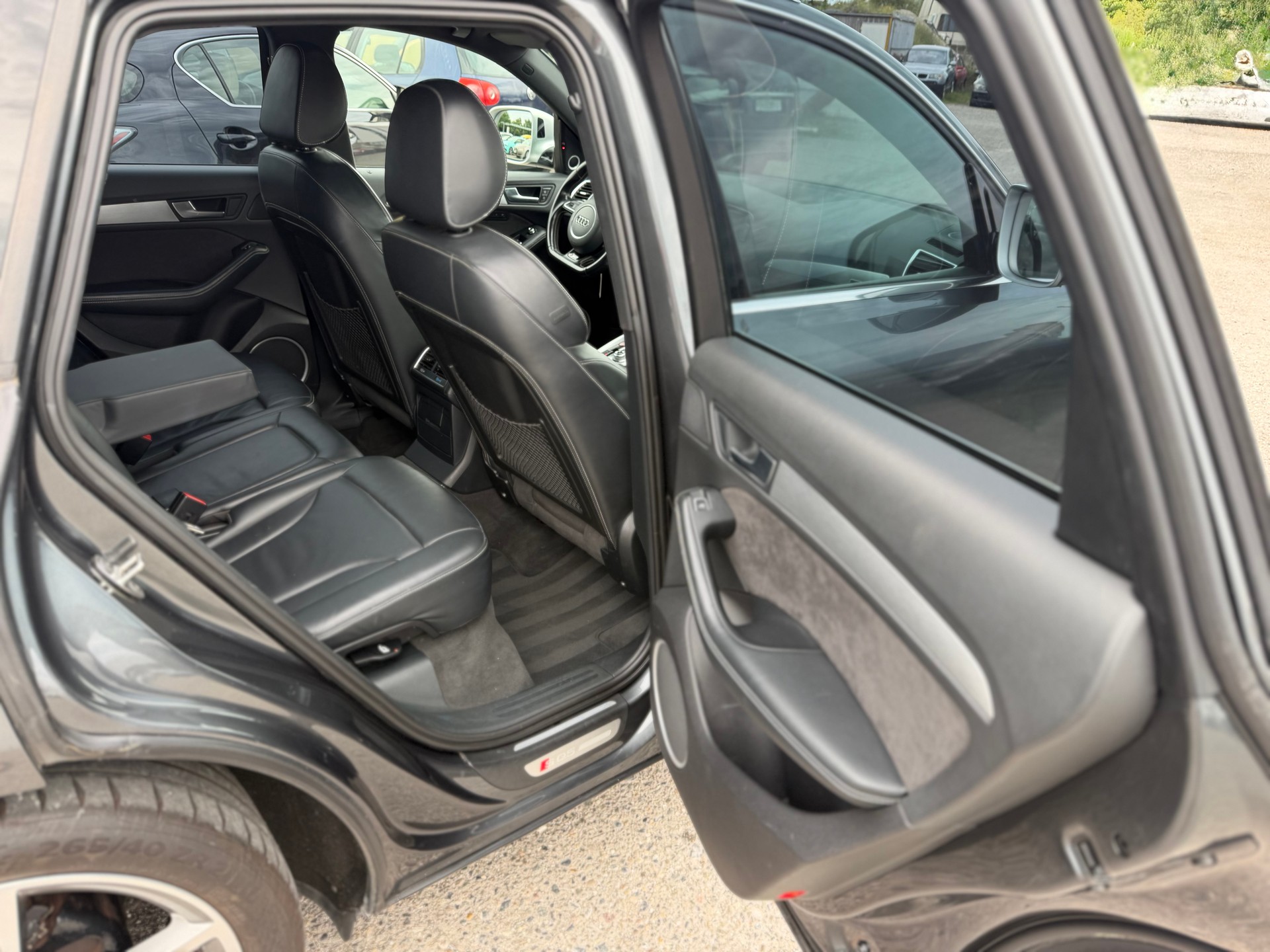 AUDI SQ5 3.0 TDI quattro tiptronic-image-9