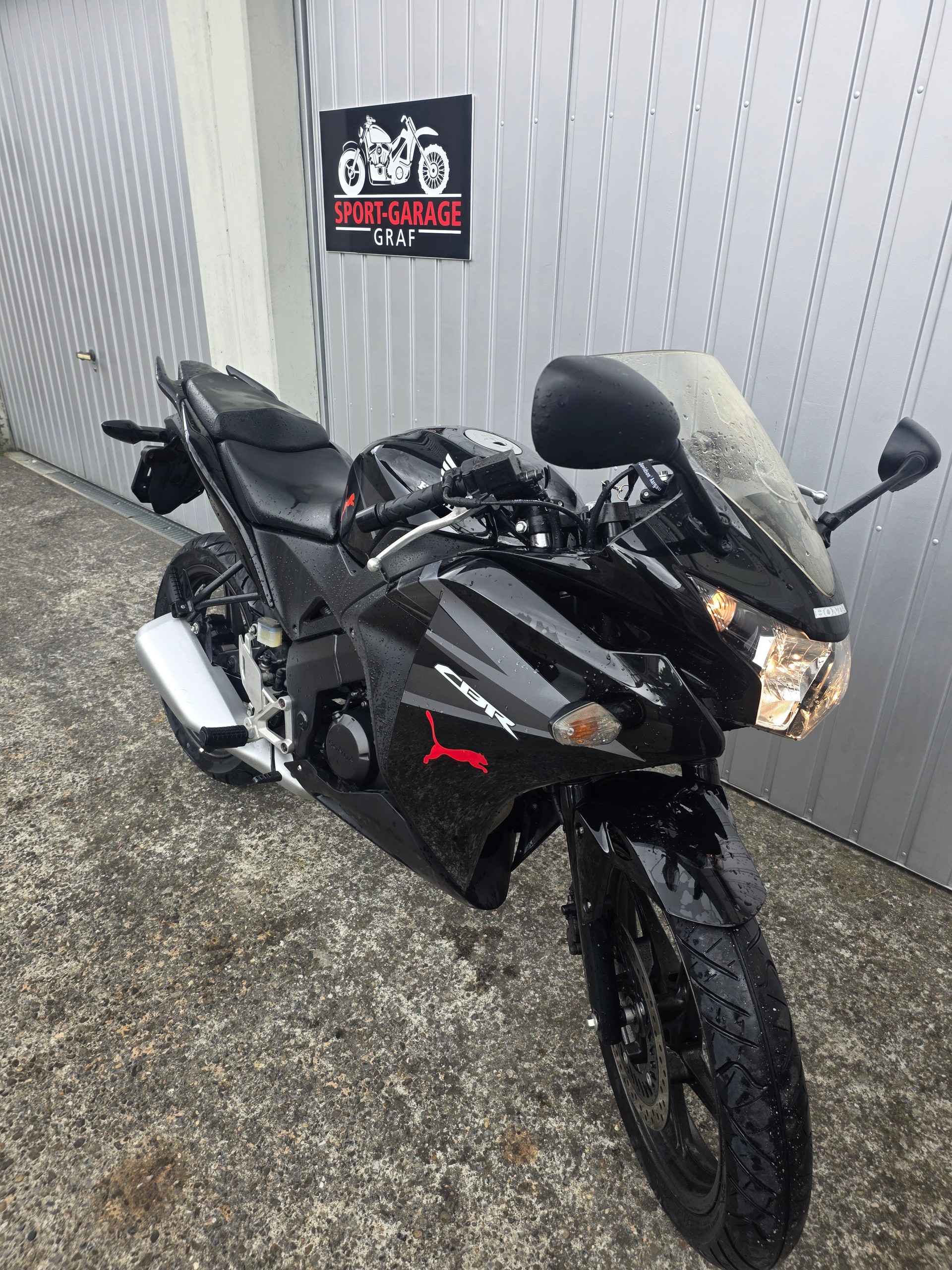 HONDA CBR 125 R-image-1