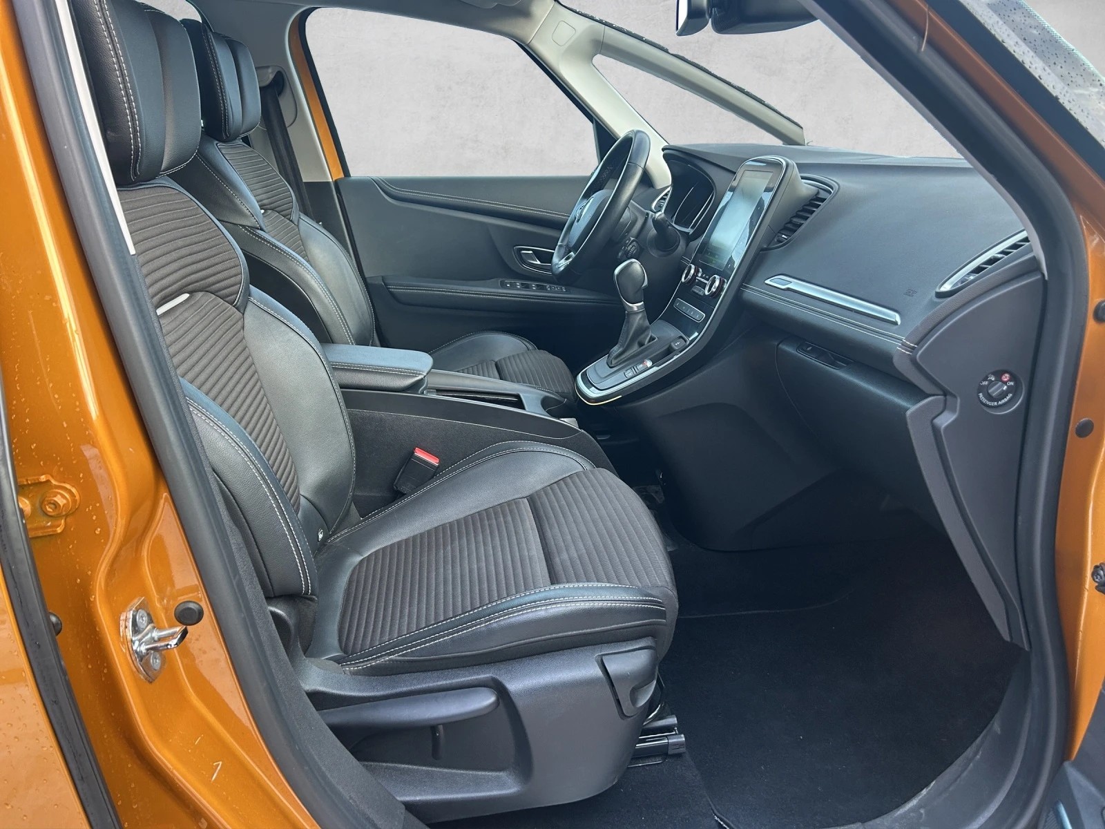 RENAULT Scénic 1.6 dCi Bose EDC-image-12
