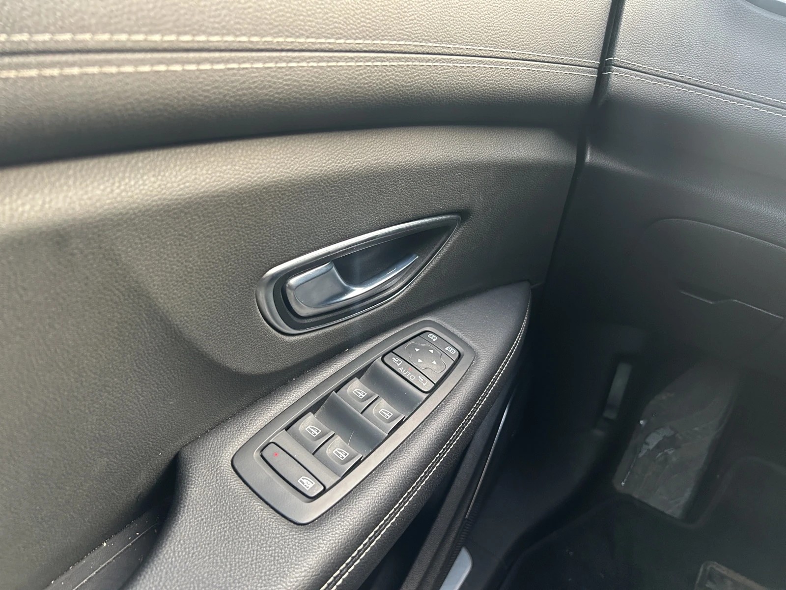 RENAULT Scénic 1.6 dCi Bose EDC-image-10