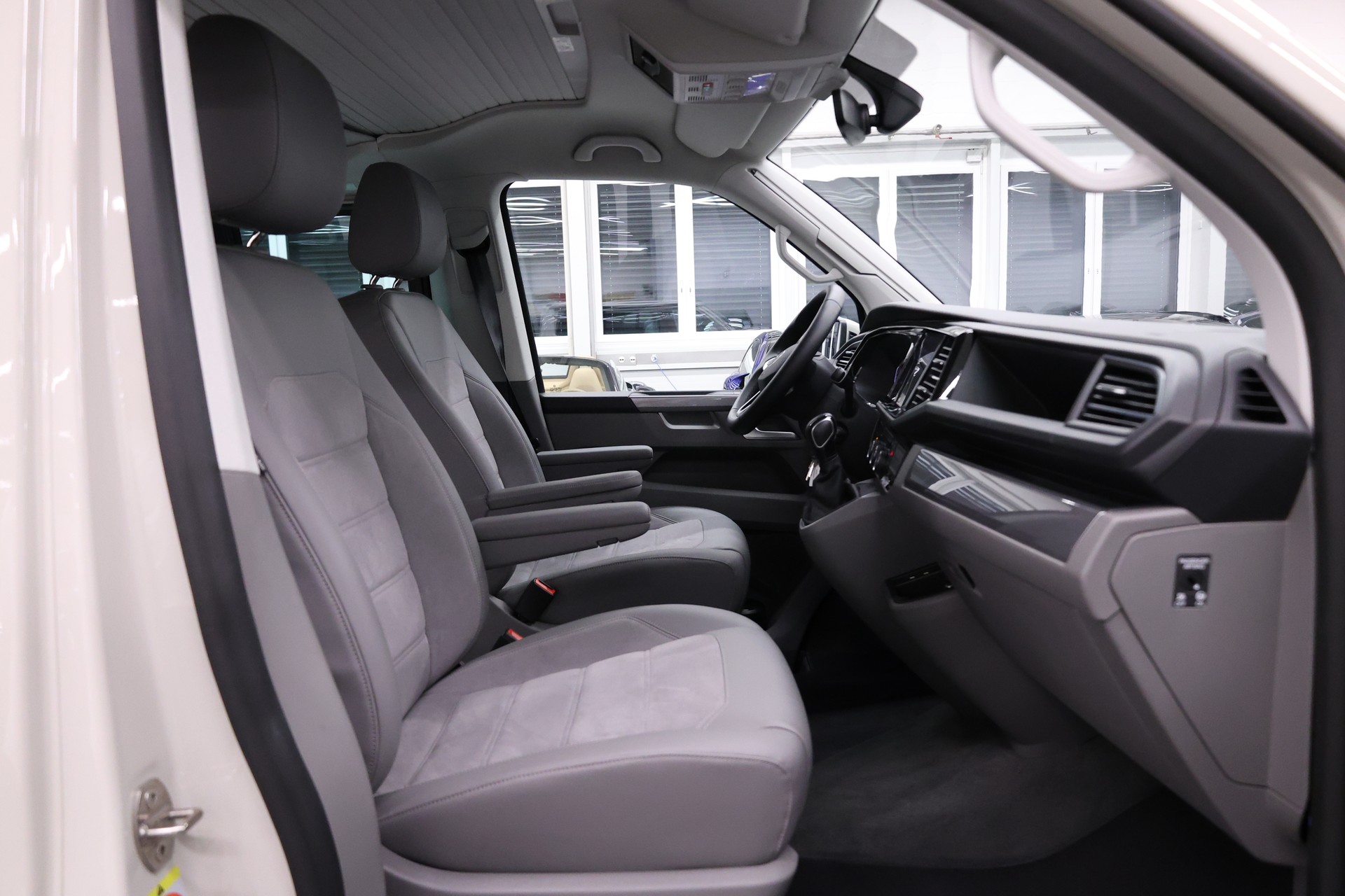 VW T6.1 California 3000 2.0 TDI 204 Ocean DSG 4m-image-23