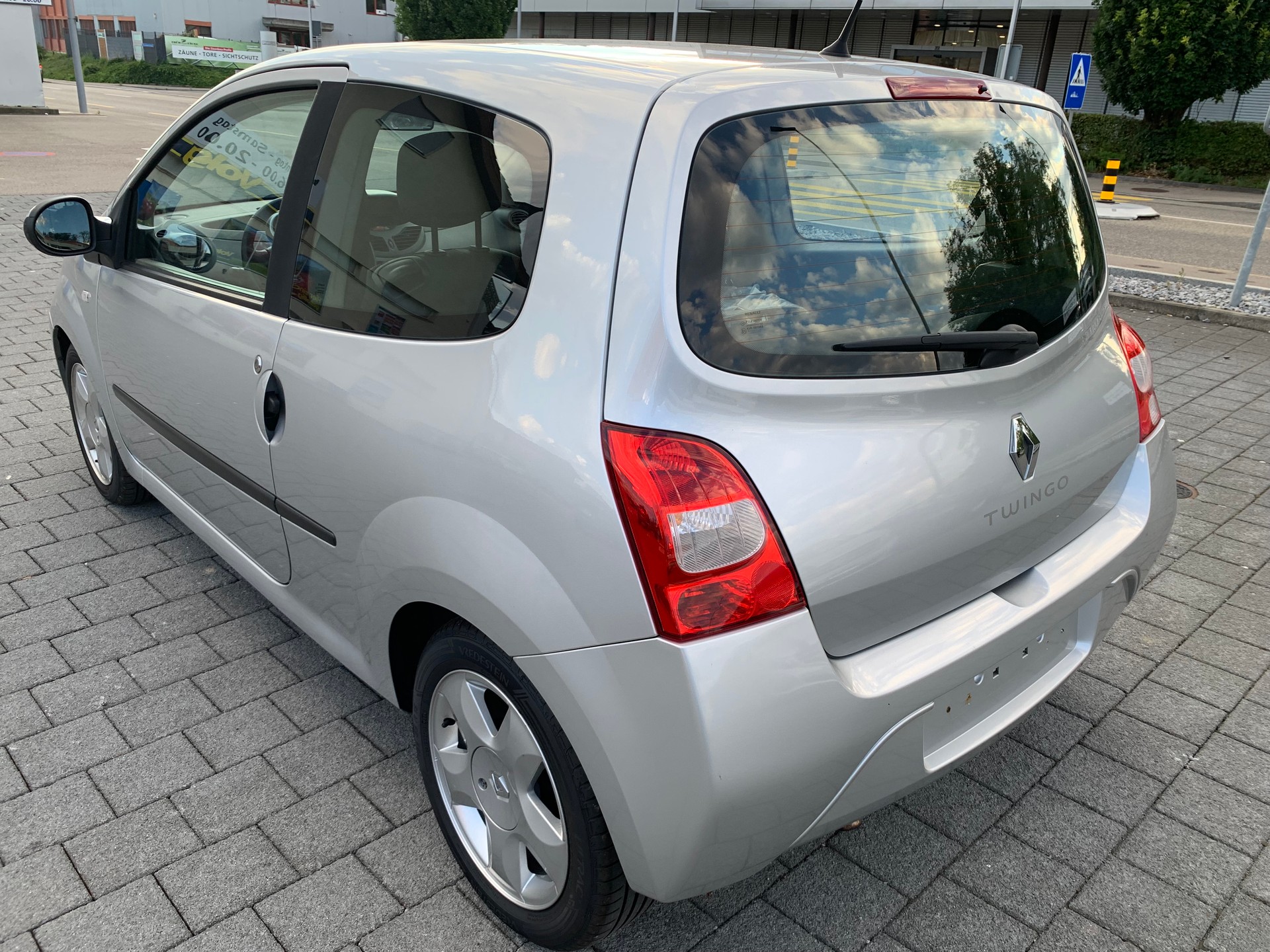 RENAULT Twingo 1.2 16V Dynamique-image-4