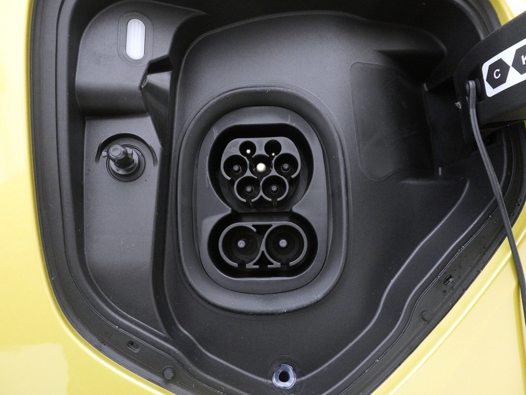 VW ID.Buzz 91kWh Pro - langer Radstand-image-9