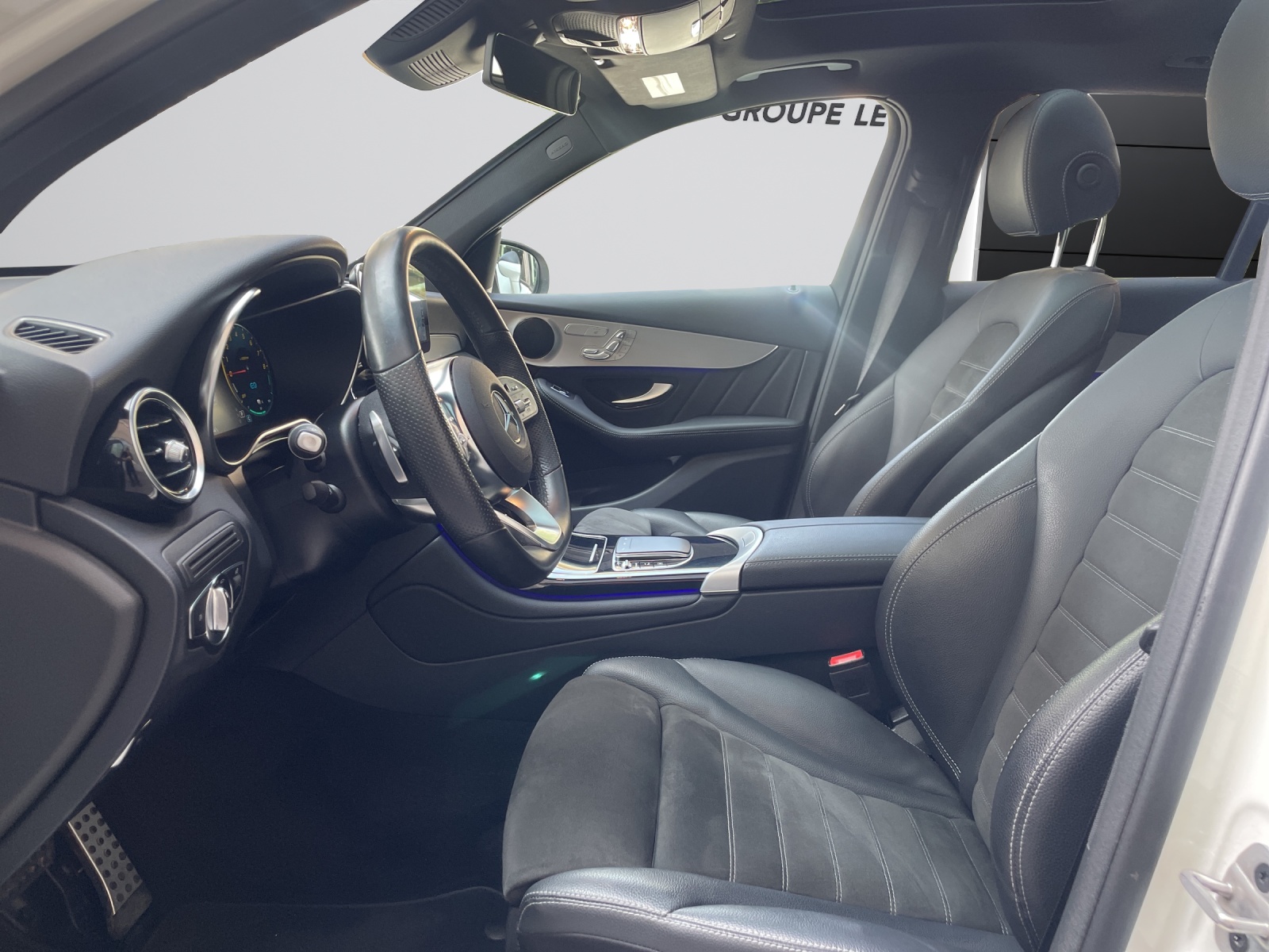 MERCEDES-BENZ GLC 300 e AMG Plus 4Matic-image-10