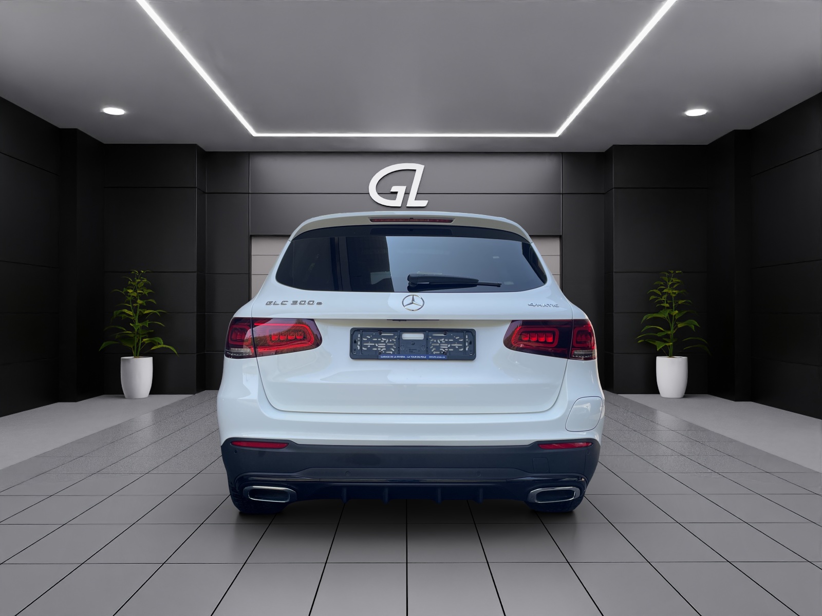 MERCEDES-BENZ GLC 300 e AMG Plus 4Matic-image-4