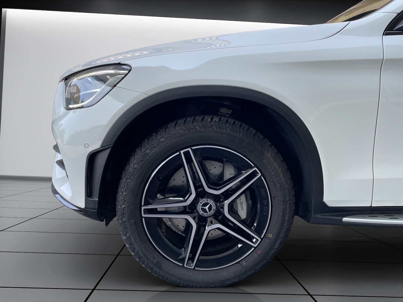 MERCEDES-BENZ GLC 300 e AMG Plus 4Matic-image-5