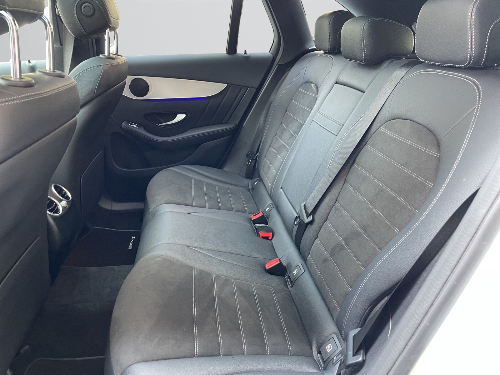 MERCEDES-BENZ GLC 300 e AMG Plus 4Matic-image-13