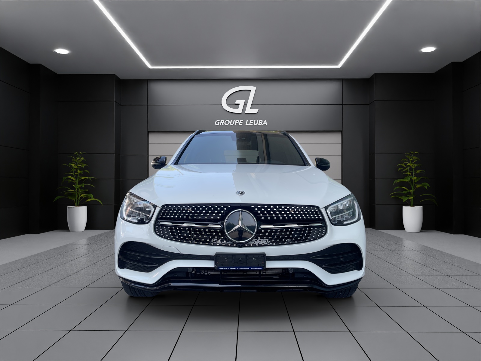 MERCEDES-BENZ GLC 300 e AMG Plus 4Matic-showroom-element-1