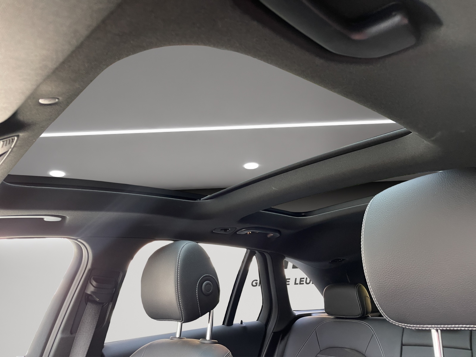 MERCEDES-BENZ GLC 300 e AMG Plus 4Matic-image-12