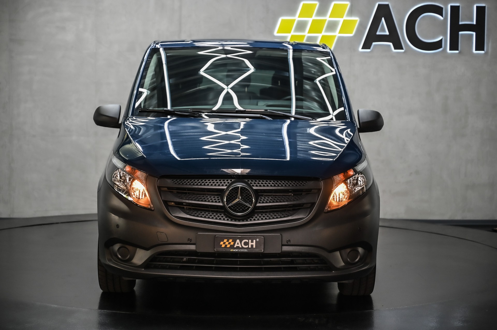 MERCEDES-BENZ Vito 116 Kombi Lang 2.0 CDI Pro-showroom-element-1
