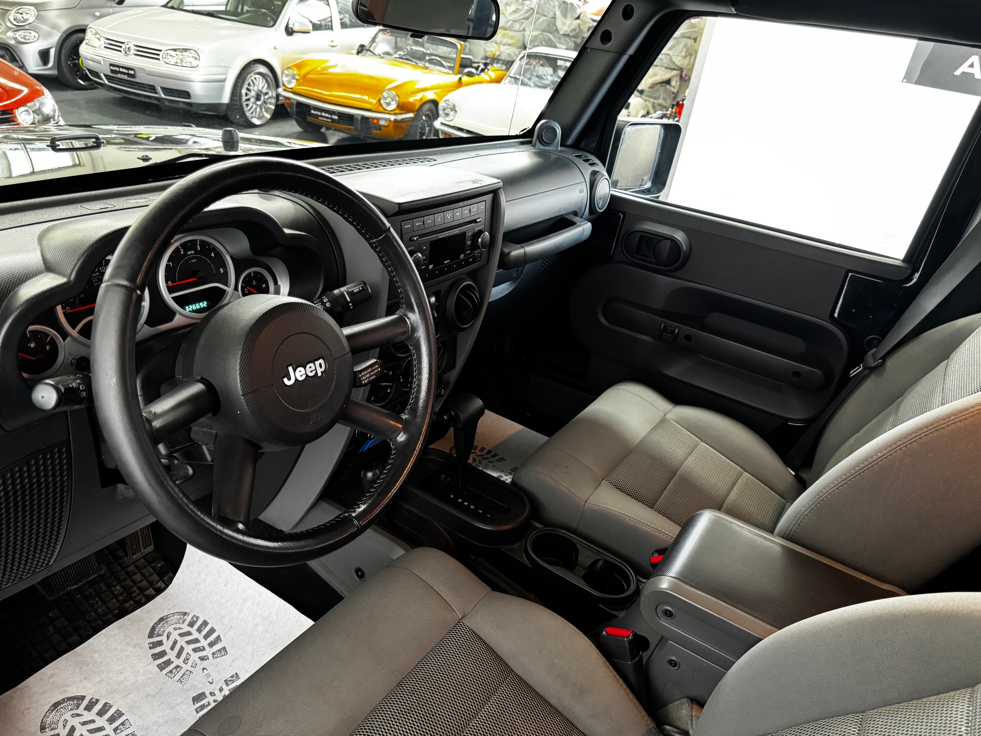 JEEP Wrangler 2.8CRD Unlimited Sport Automatic-image-12