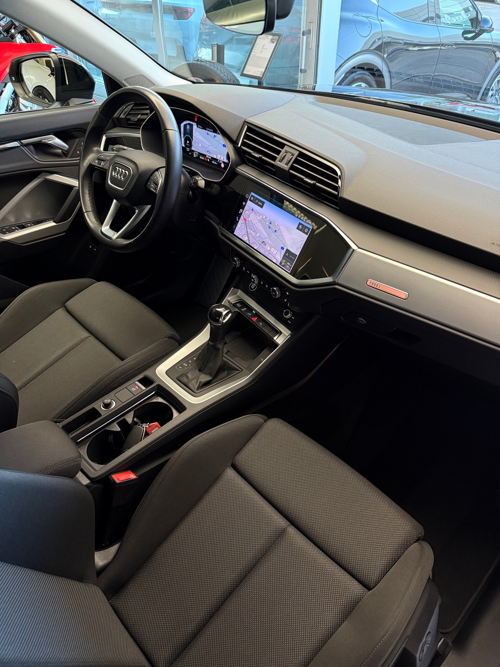 AUDI Q3 45 TFSI e Attraction S-tronic SoH 93.8 %-image-12
