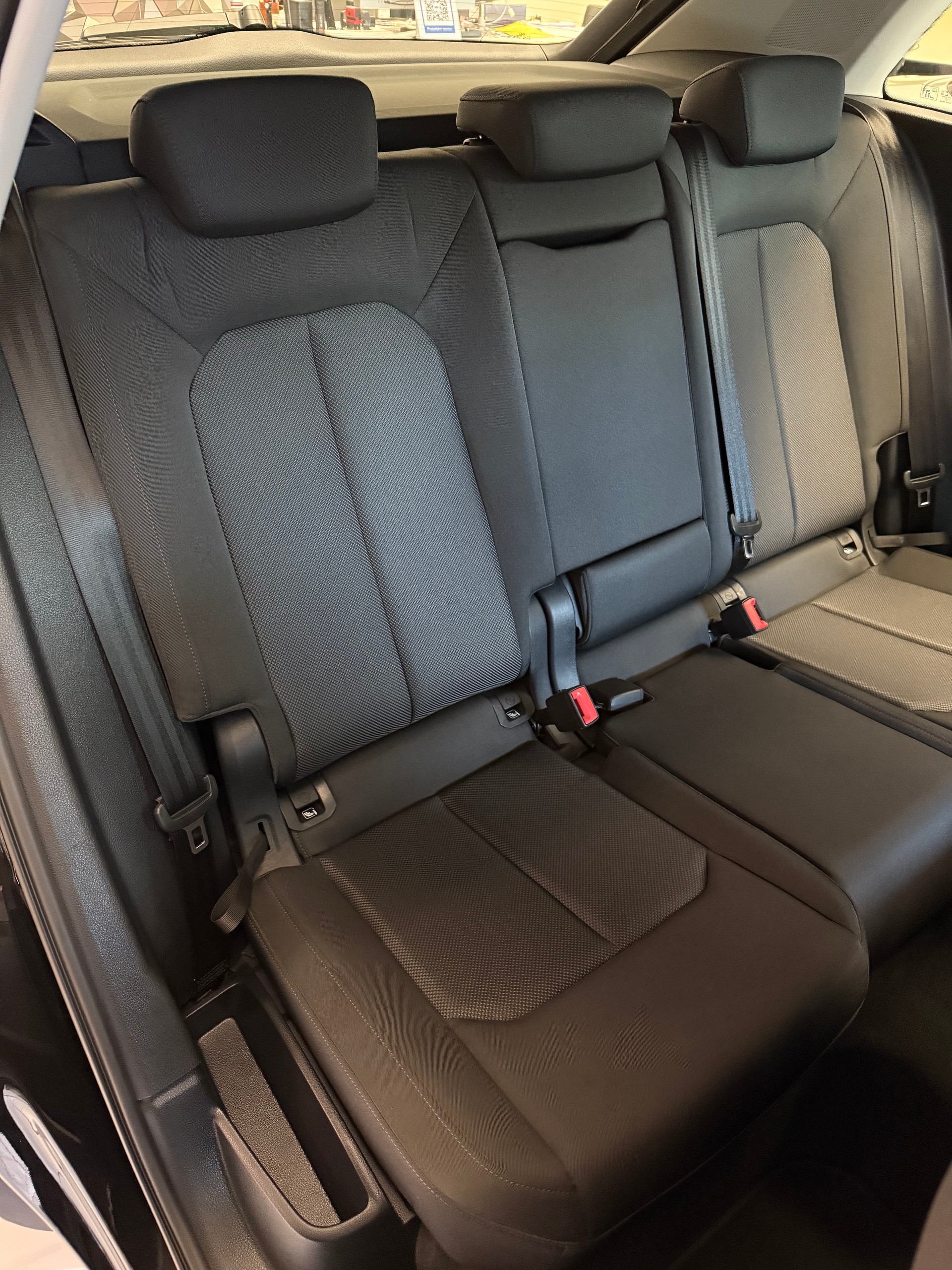 AUDI Q3 45 TFSI e Attraction S-tronic SoH 93.8 %-image-9