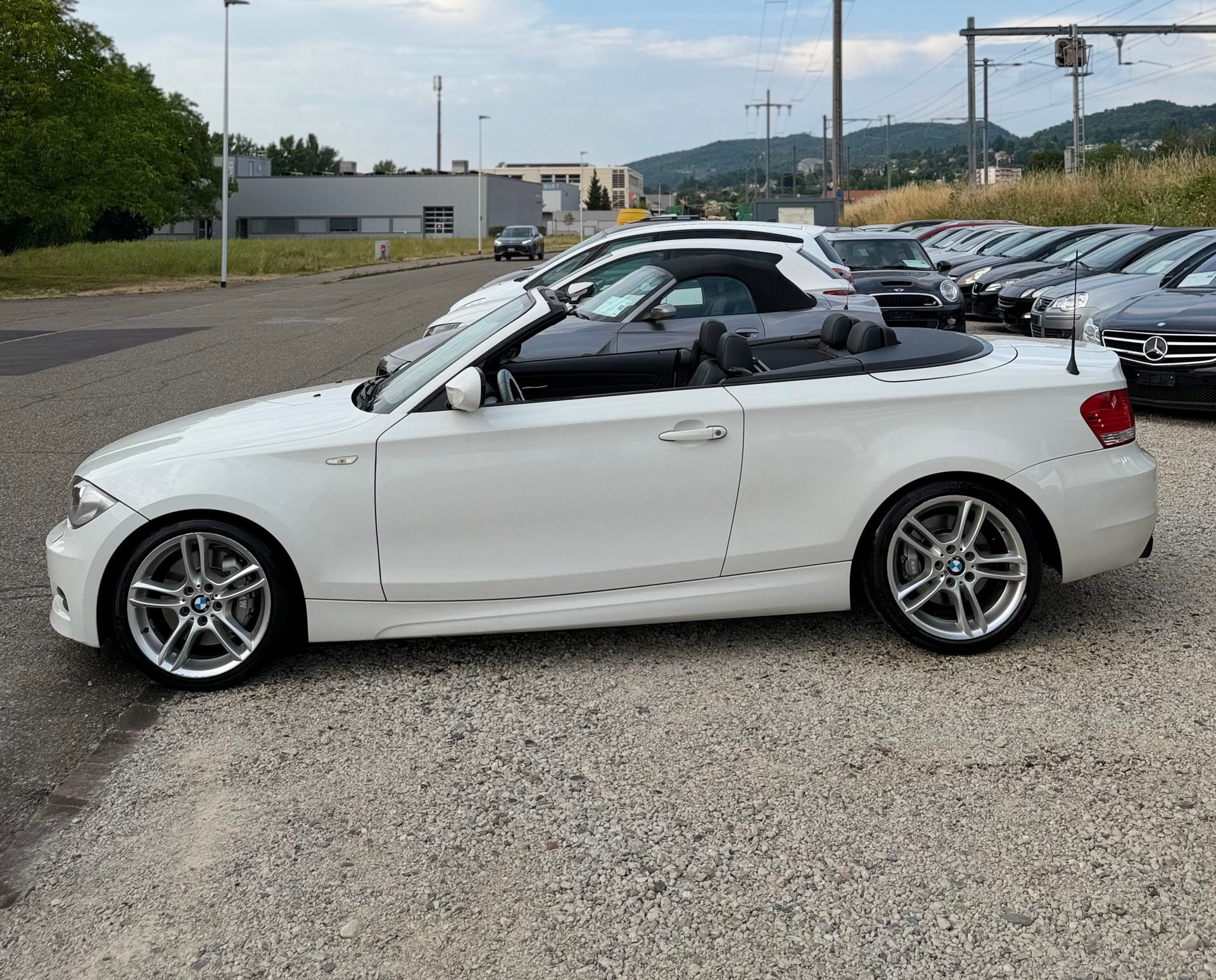 BMW 135i Cabrio DSG **M-Performance**-image-8