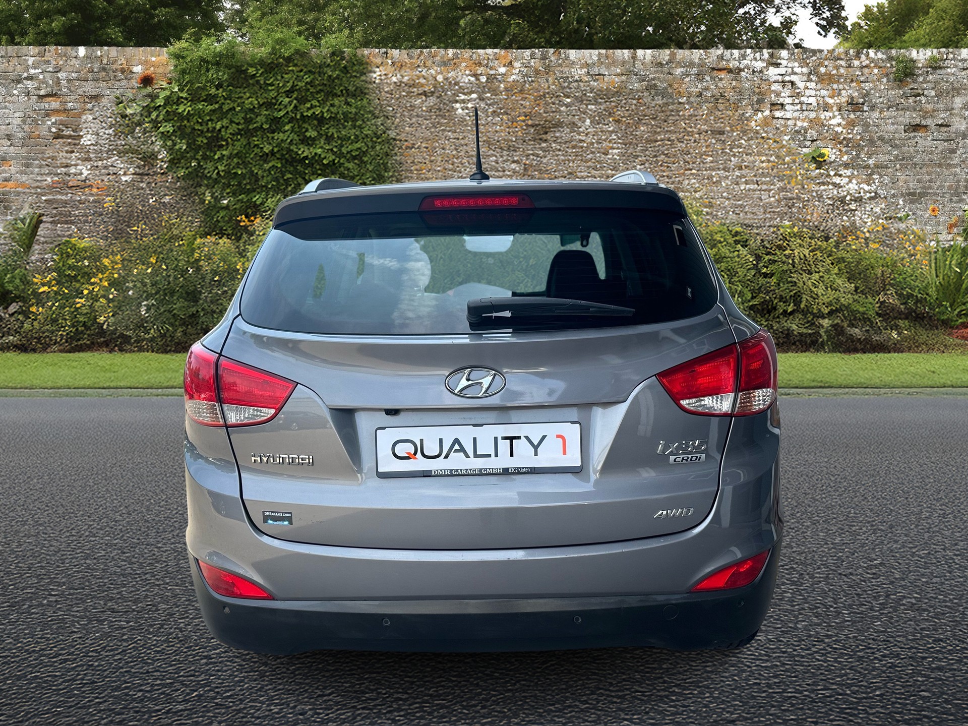 HYUNDAI iX 35 2.0 CRDi Premium 4WD Automatic-image-3