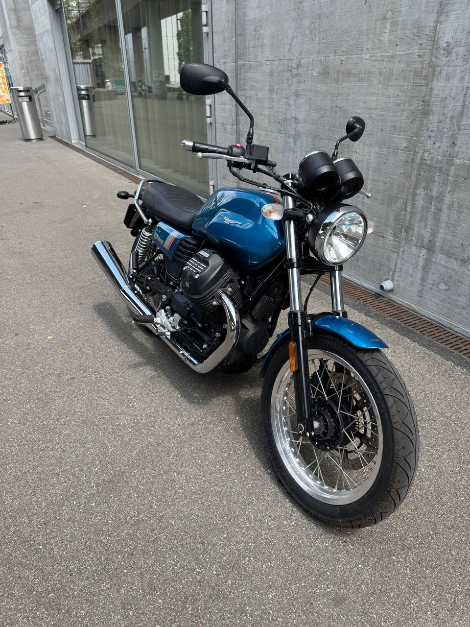 MOTO GUZZI V7 III Special 750 ABS-image-1