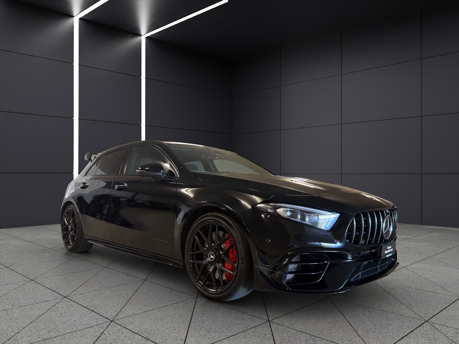 MERCEDES-BENZ A 45 S AMG 4Matic+ Speedshift-showroom-element-1