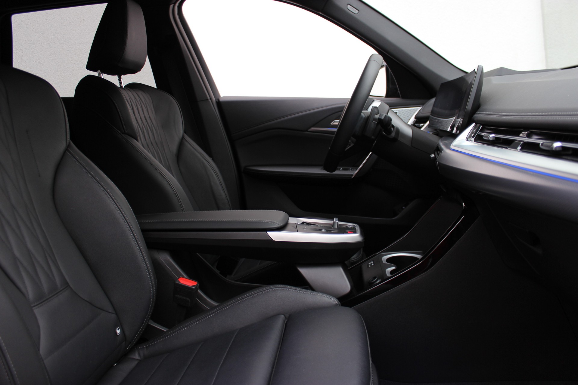 BMW X1 xDrive 20d 48V M Sport-showroom-element-3