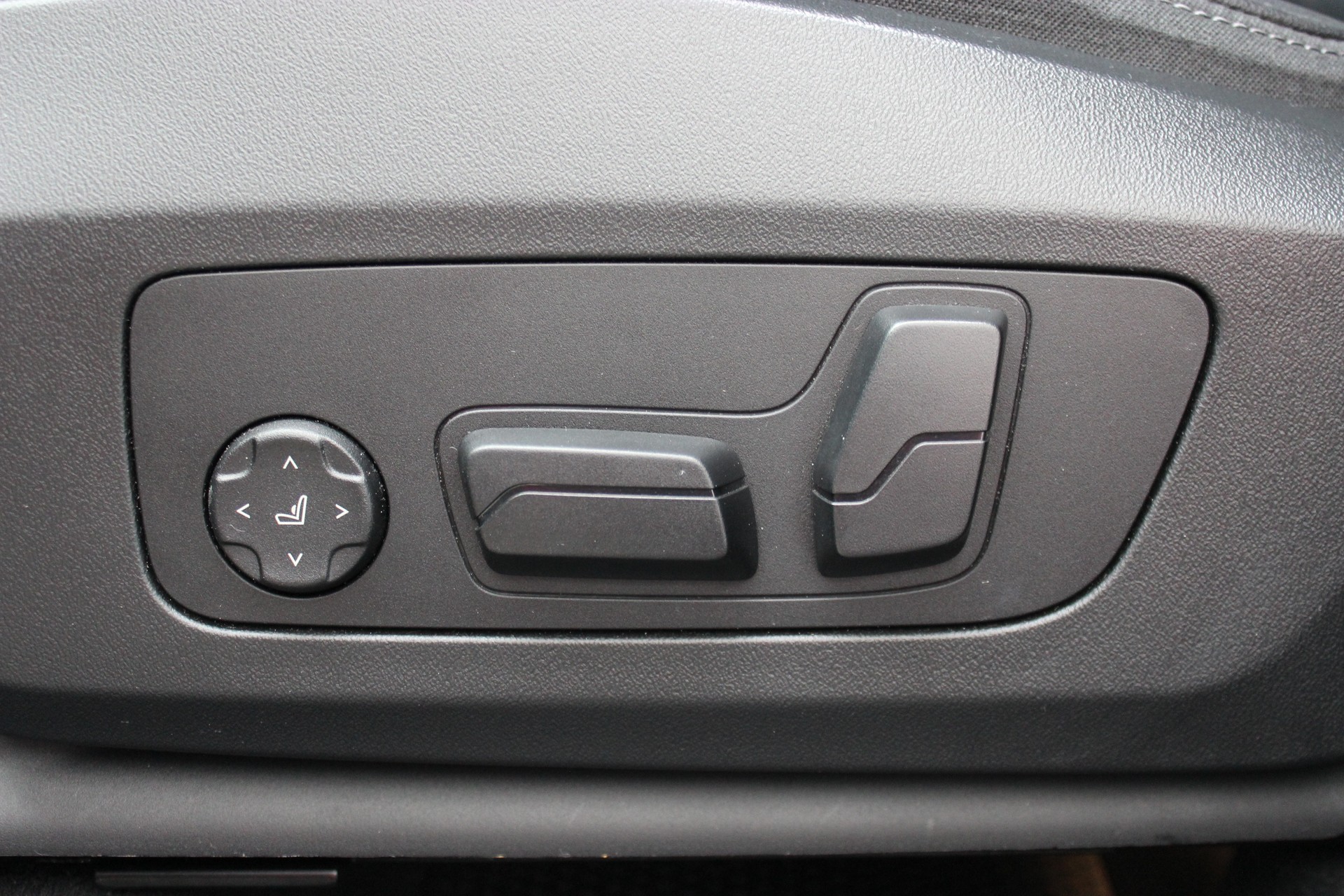 BMW X1 xDrive 20d 48V M Sport-image-9