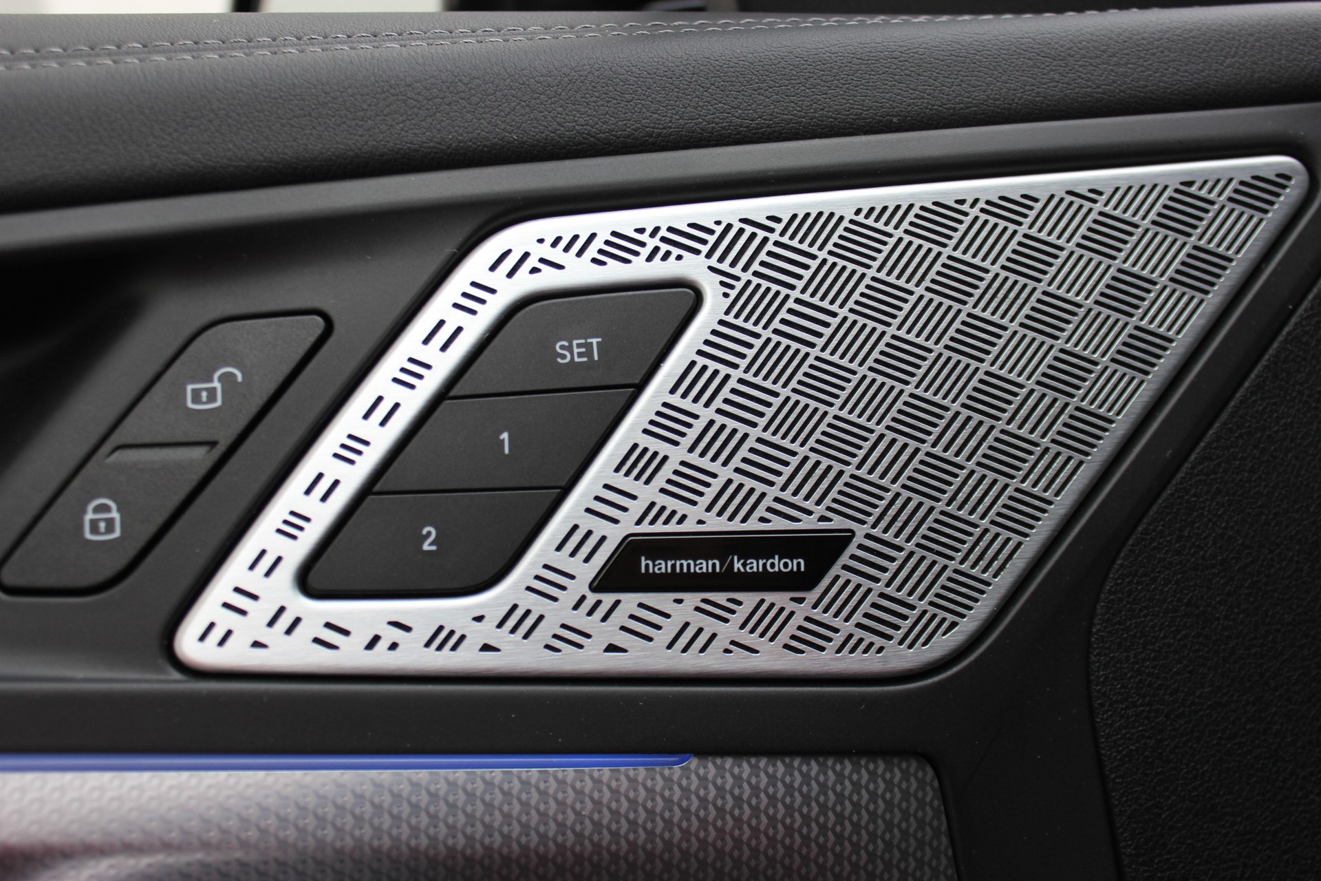 BMW X1 xDrive 20d 48V M Sport-image-8