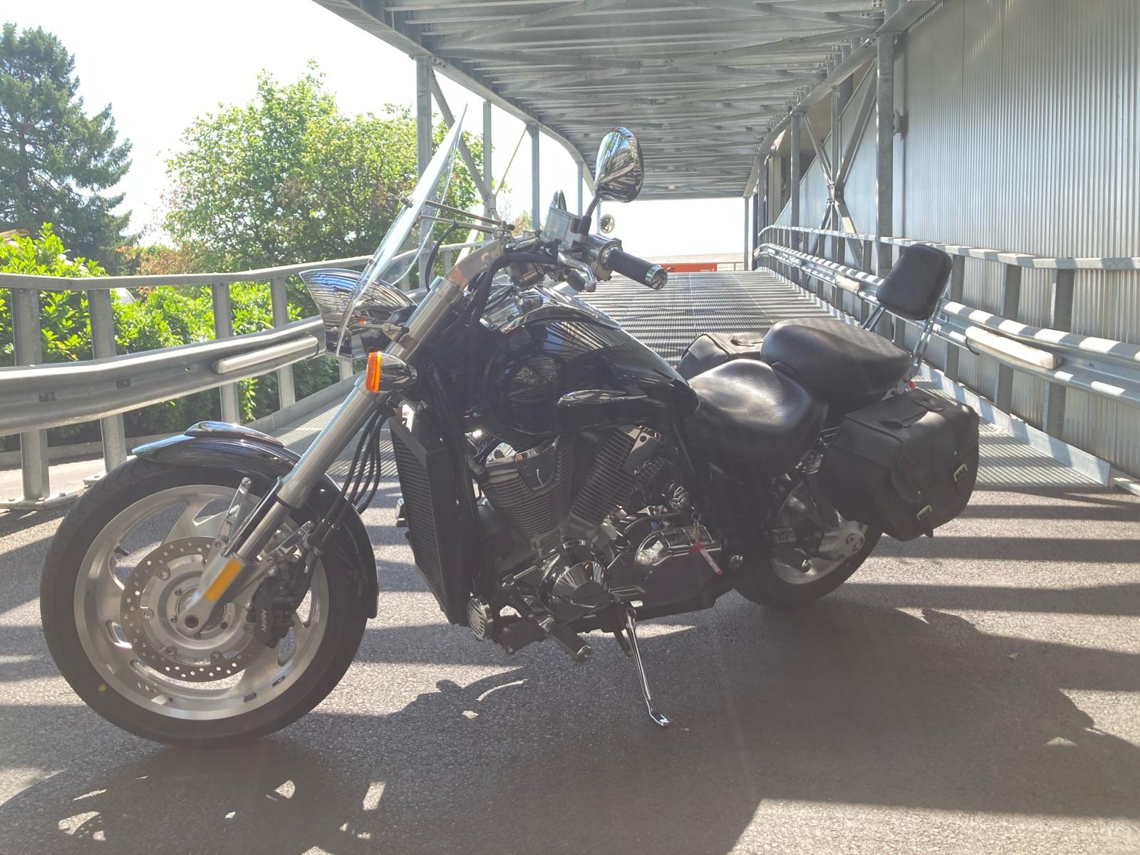 HONDA VTX 1800-image-1