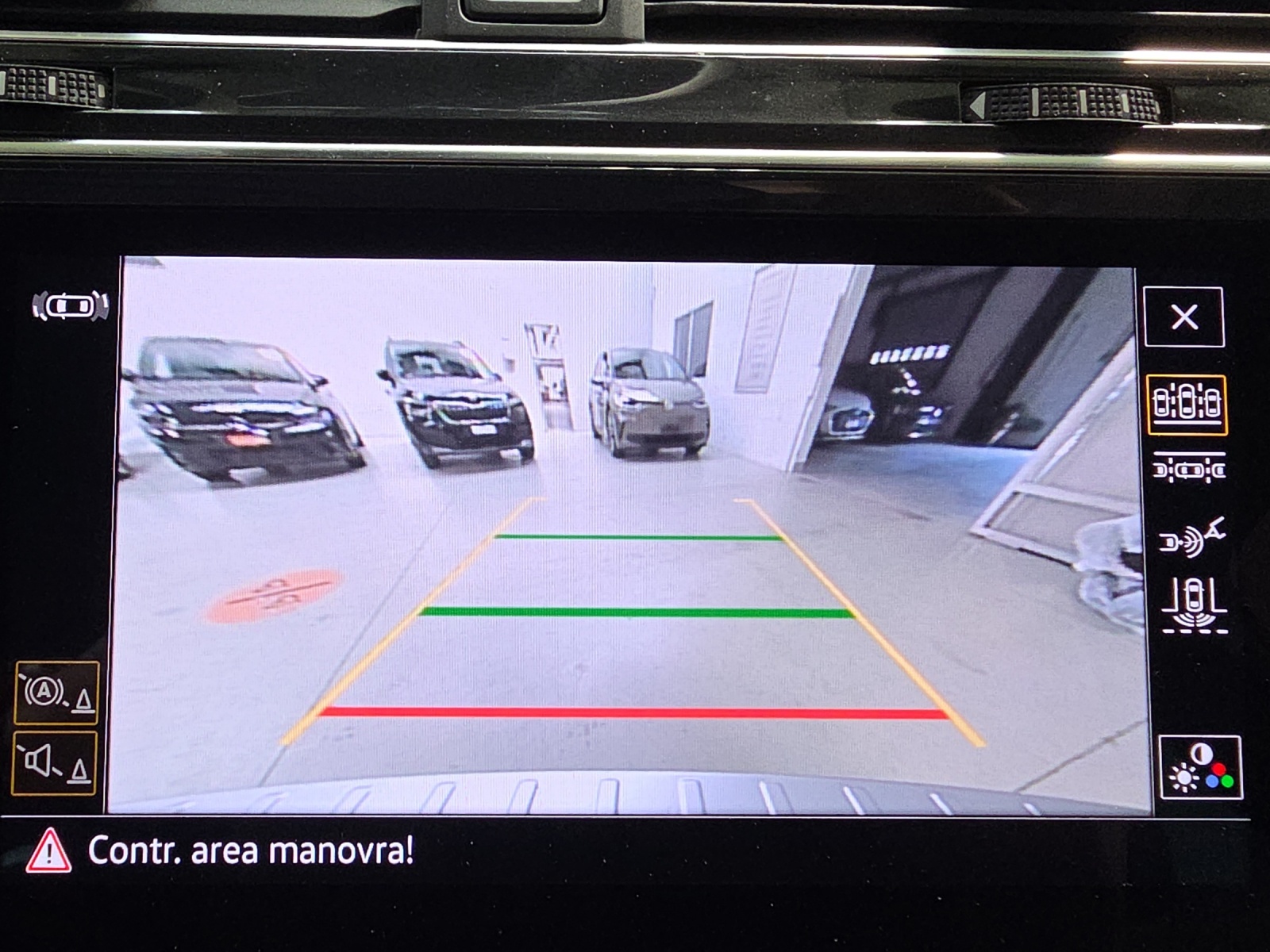 VW Tiguan 2.0TSI R-Line 4Motion DSG-image-14