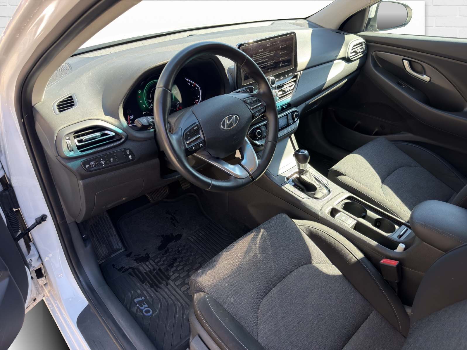 HYUNDAI i30 Wagon 1.5 T-GDi Amplia-image-6